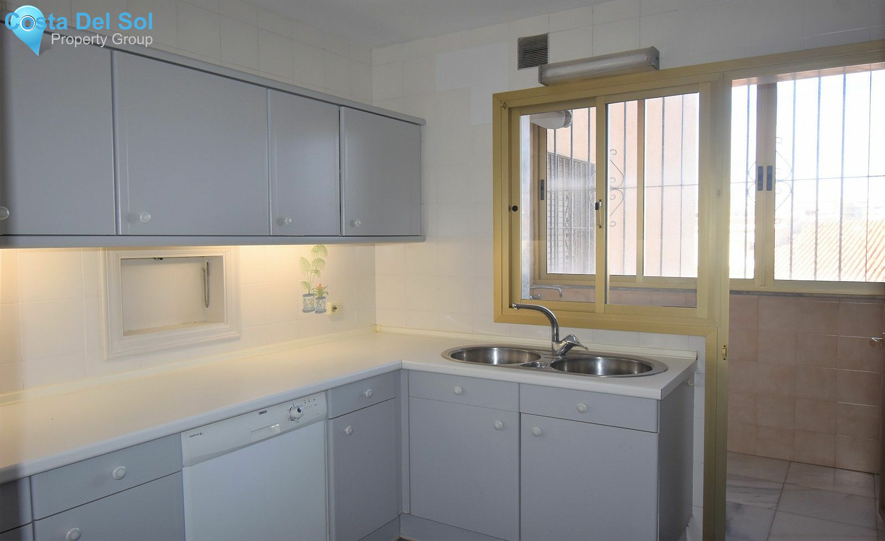 Middle Floor Apartment in Fuengirola-1532355