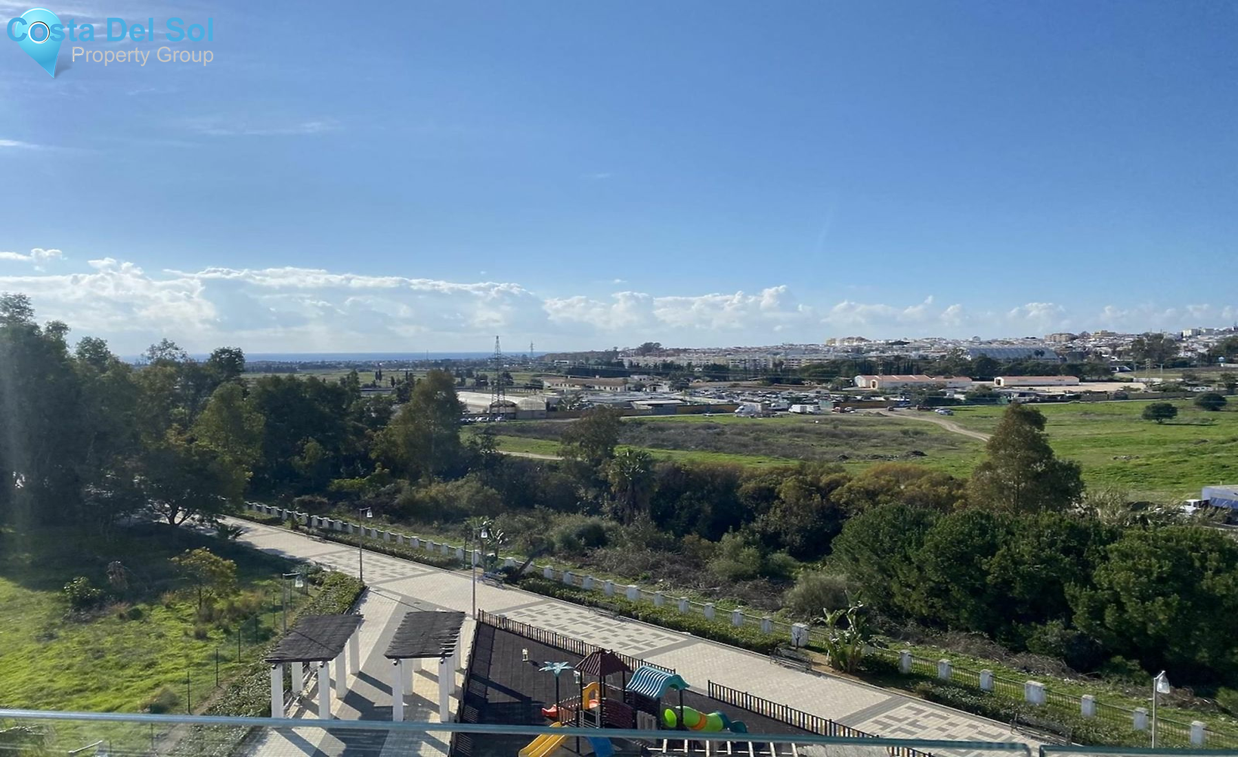 Middle Floor Apartment in La Campana-1221054