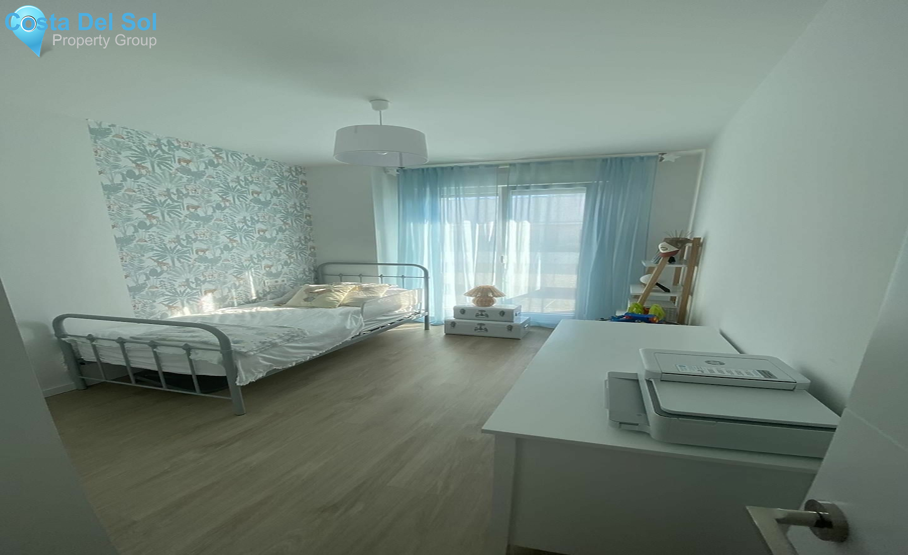 Middle Floor Apartment in La Campana-1221055