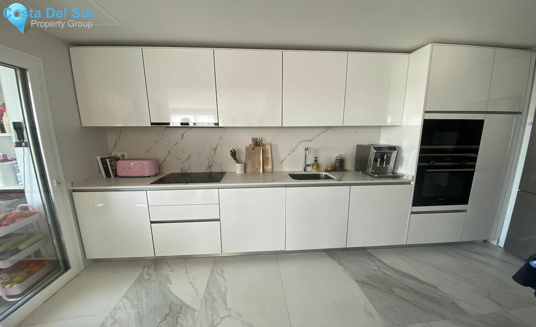 Middle Floor Apartment in La Campana-1221056