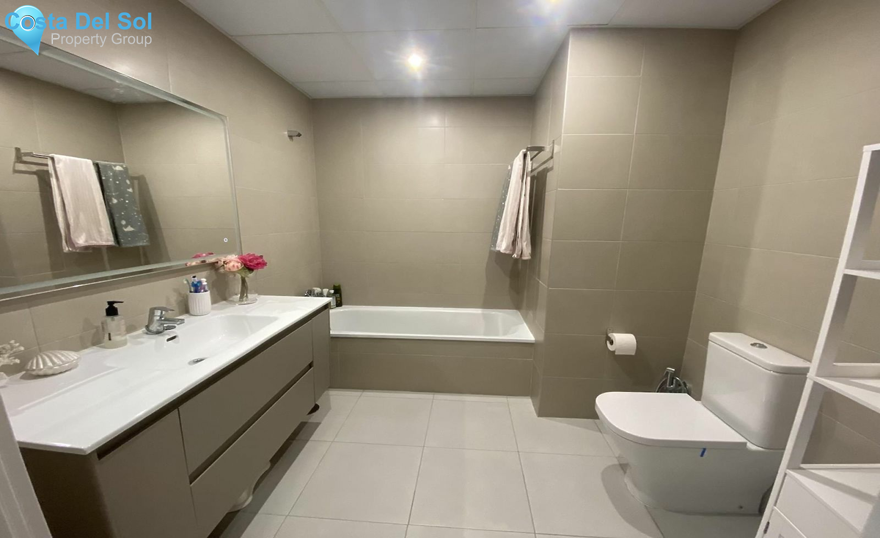 Middle Floor Apartment in La Campana-1221061