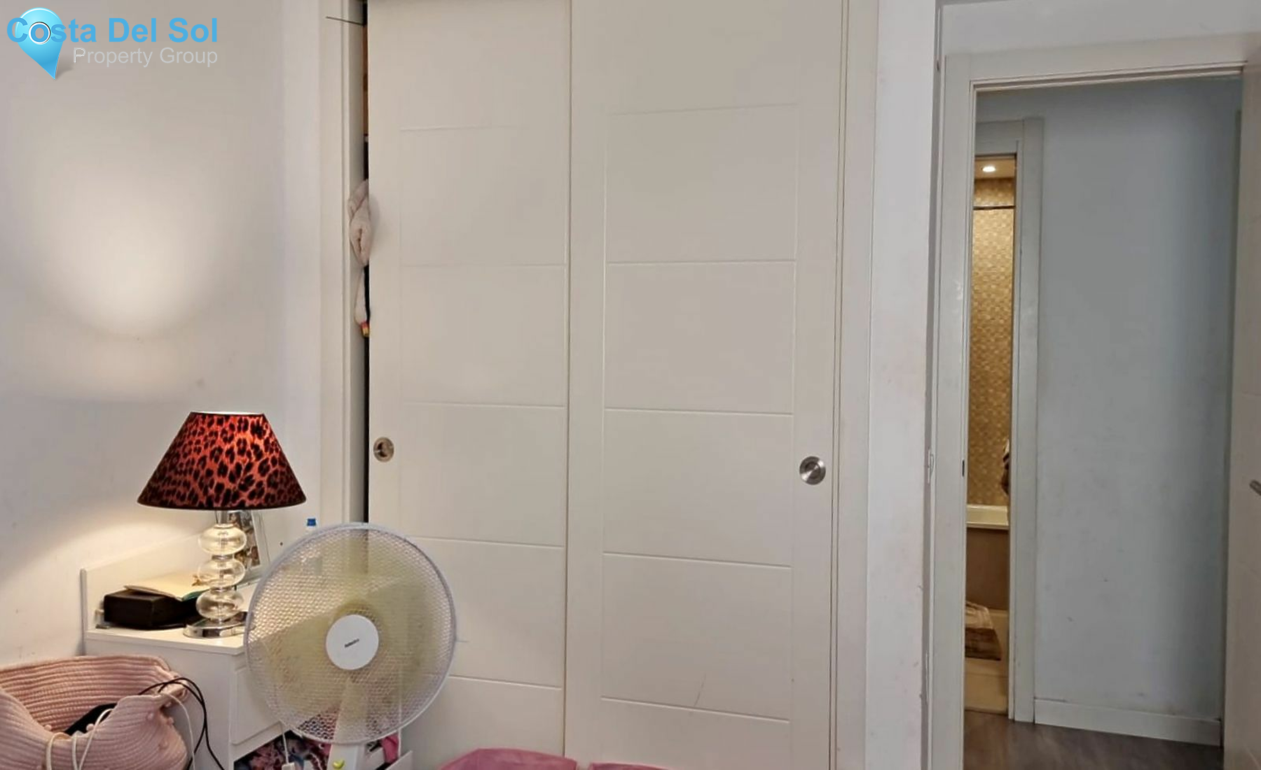 Middle Floor Apartment in La Campana-1464133