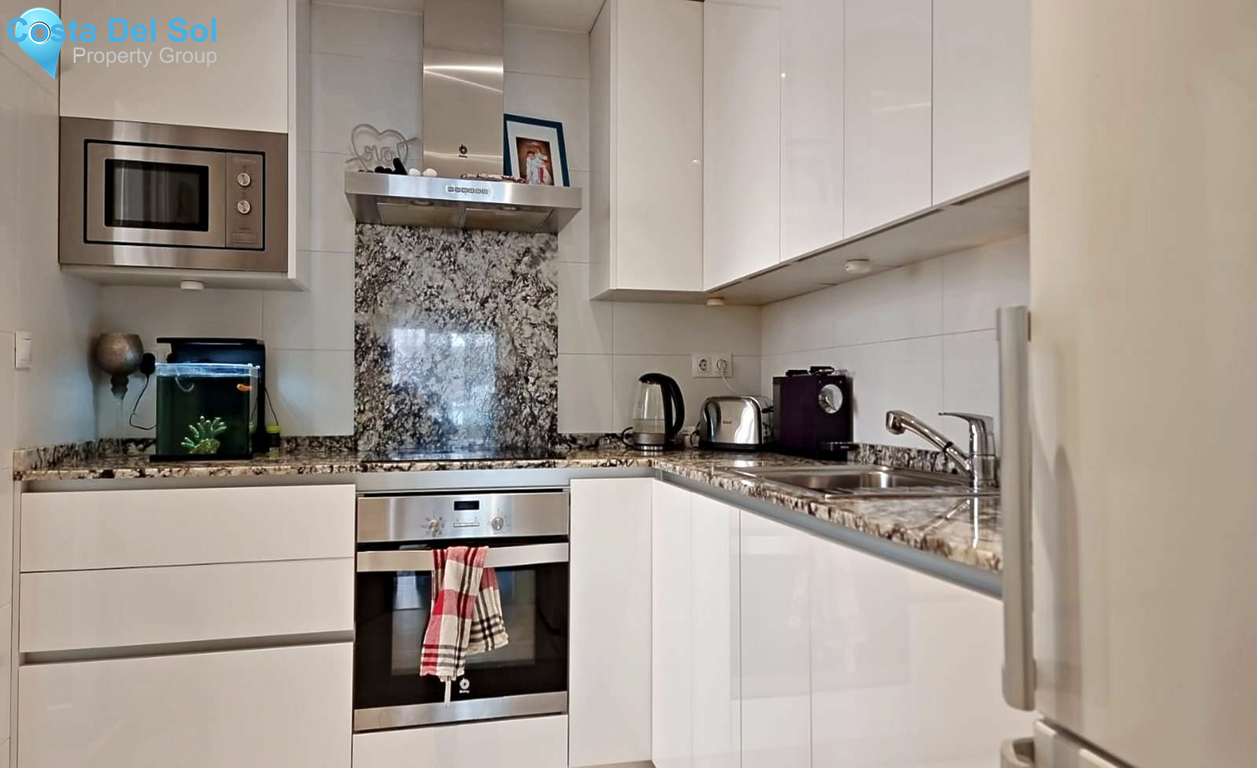 Middle Floor Apartment in La Campana-1464125