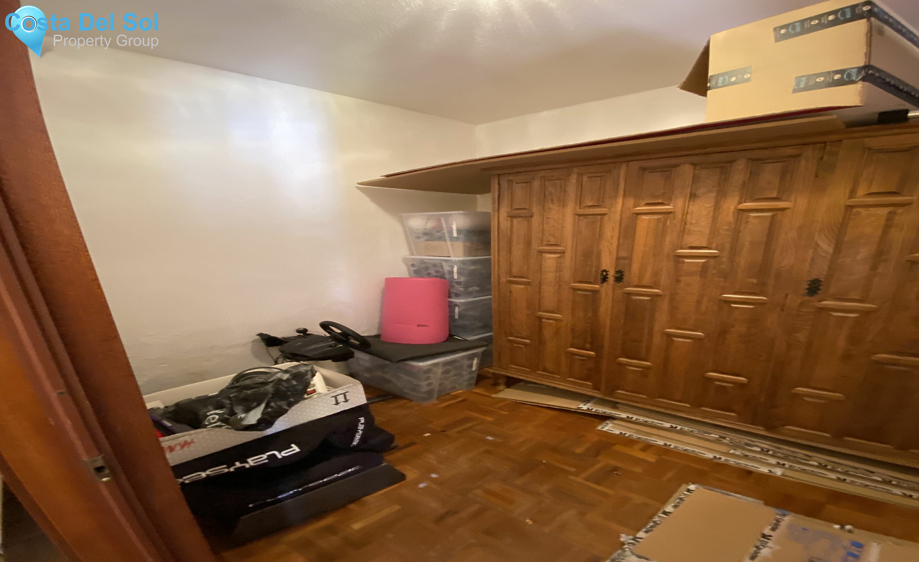 Middle Floor Apartment in La Concha de Malaga-1228155