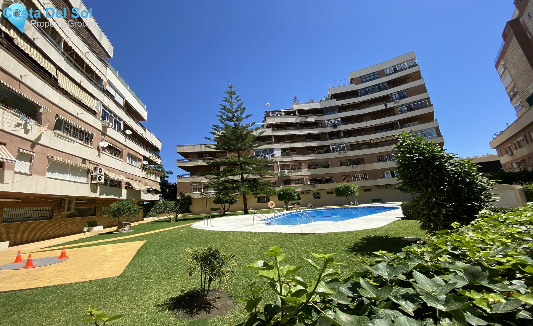 Middle Floor Apartment in La Concha de Malaga-1228156