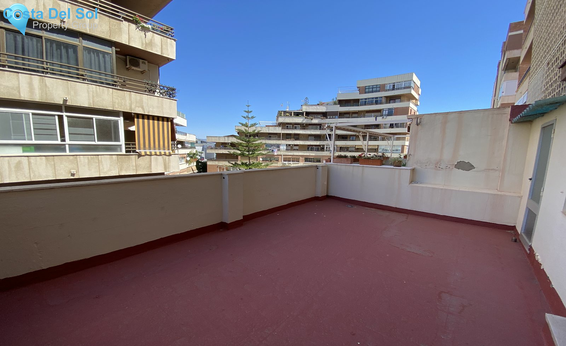 Middle Floor Apartment in La Concha de Malaga-1228158