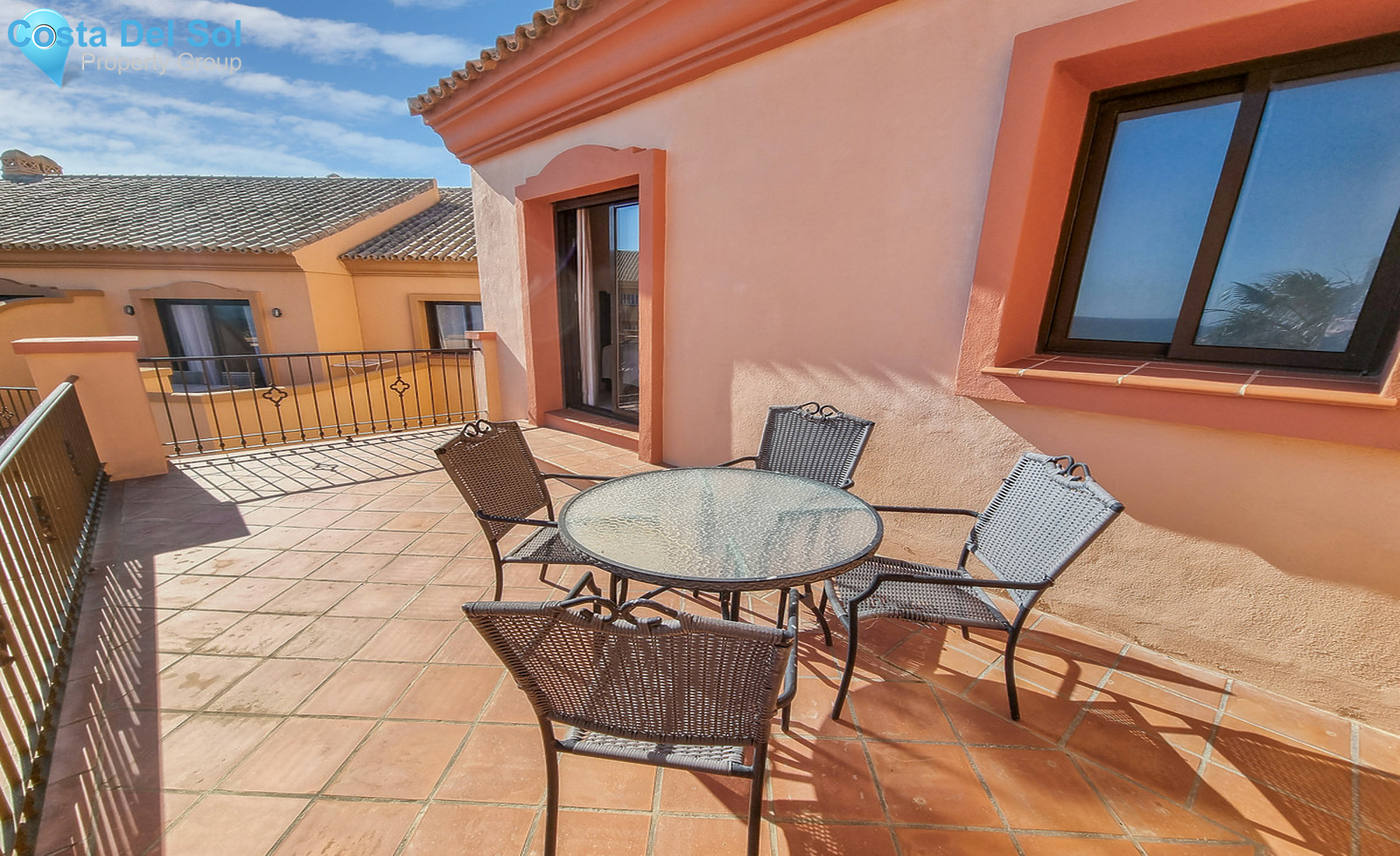 Middle Floor Apartment in La Duquesa-1302680