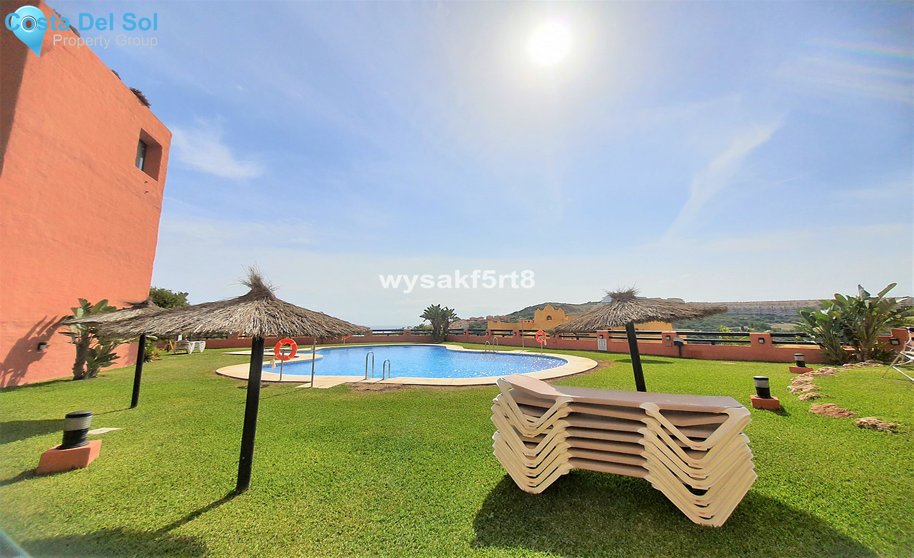 Middle Floor Apartment in La Duquesa-1307797