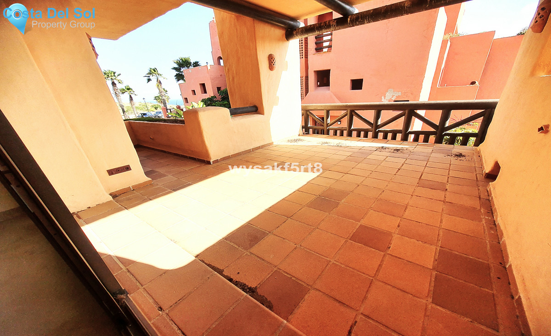 Middle Floor Apartment in La Duquesa-1307815