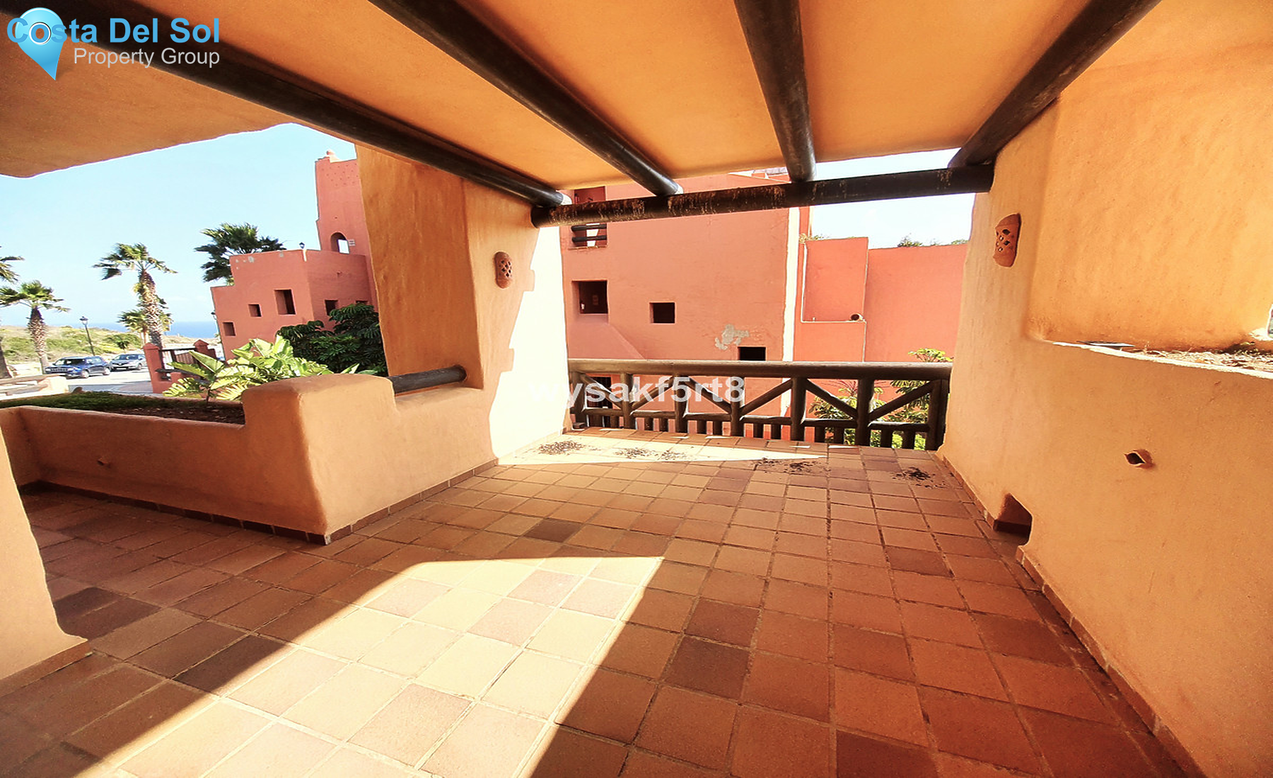 Middle Floor Apartment in La Duquesa-1307798