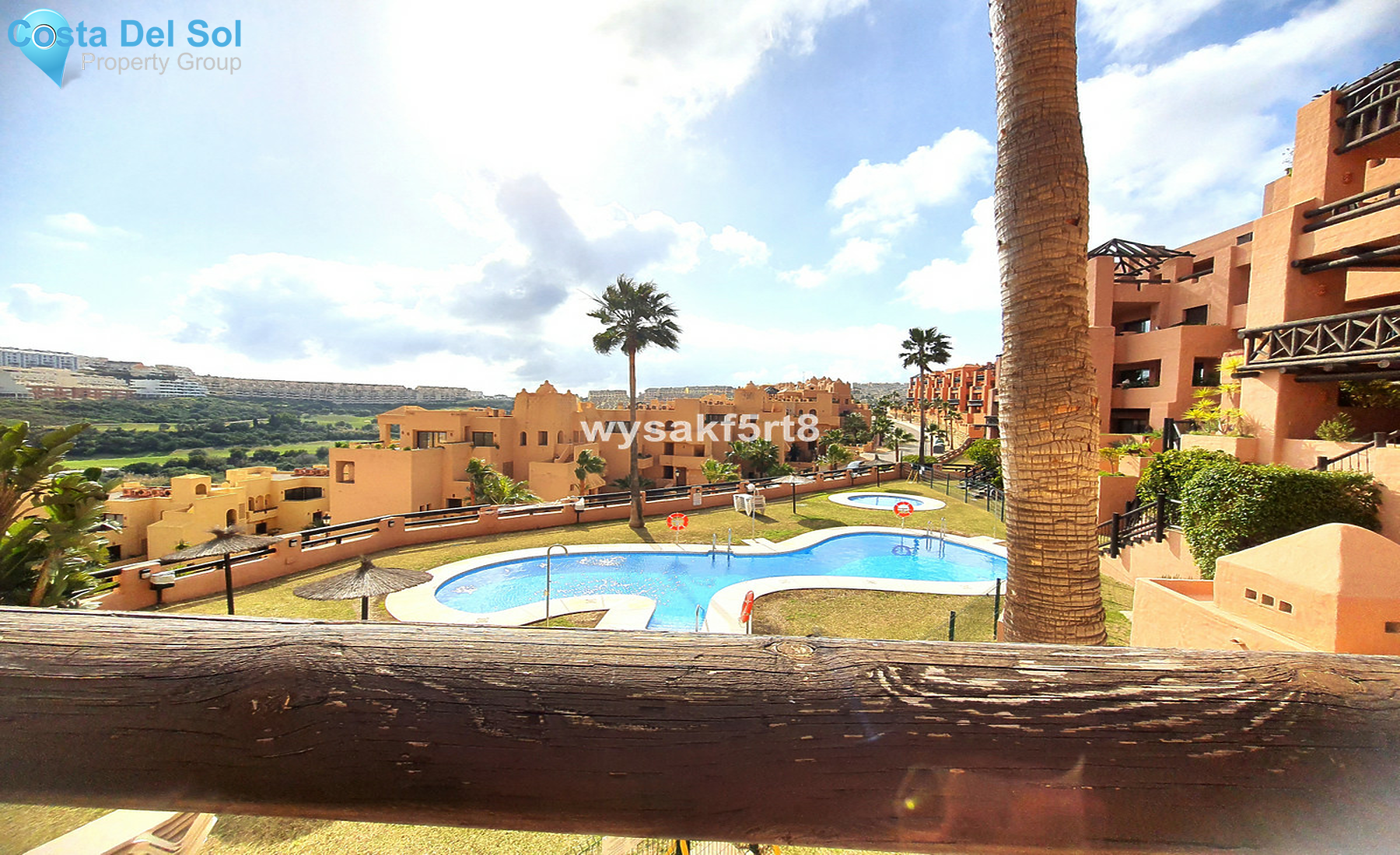 Middle Floor Apartment in La Duquesa-1307816