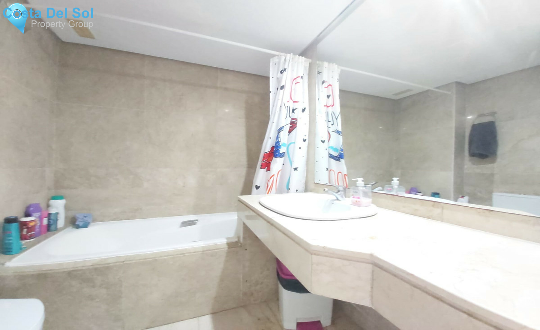 Middle Floor Apartment in La Duquesa-1324236