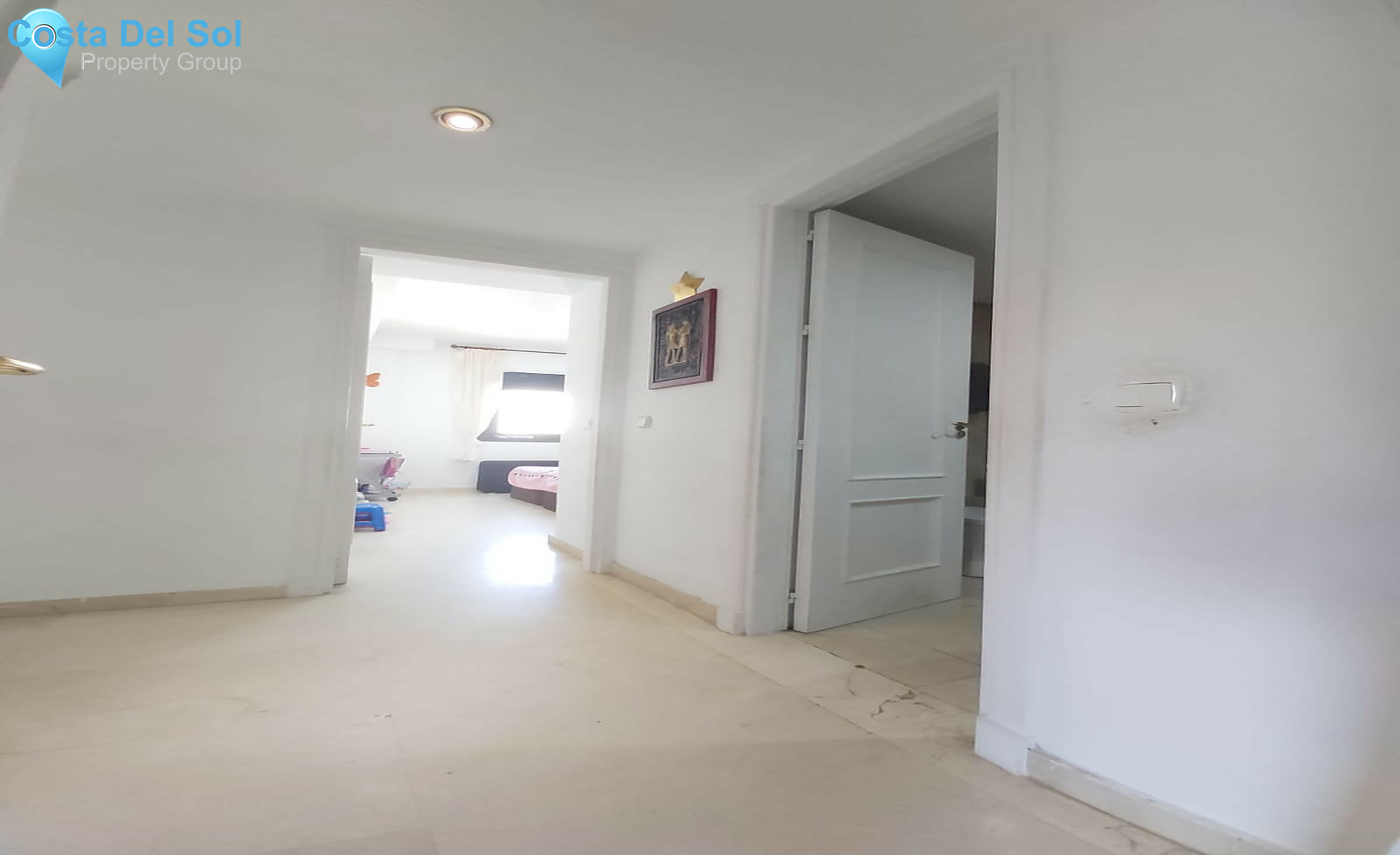 Middle Floor Apartment in La Duquesa-1324240