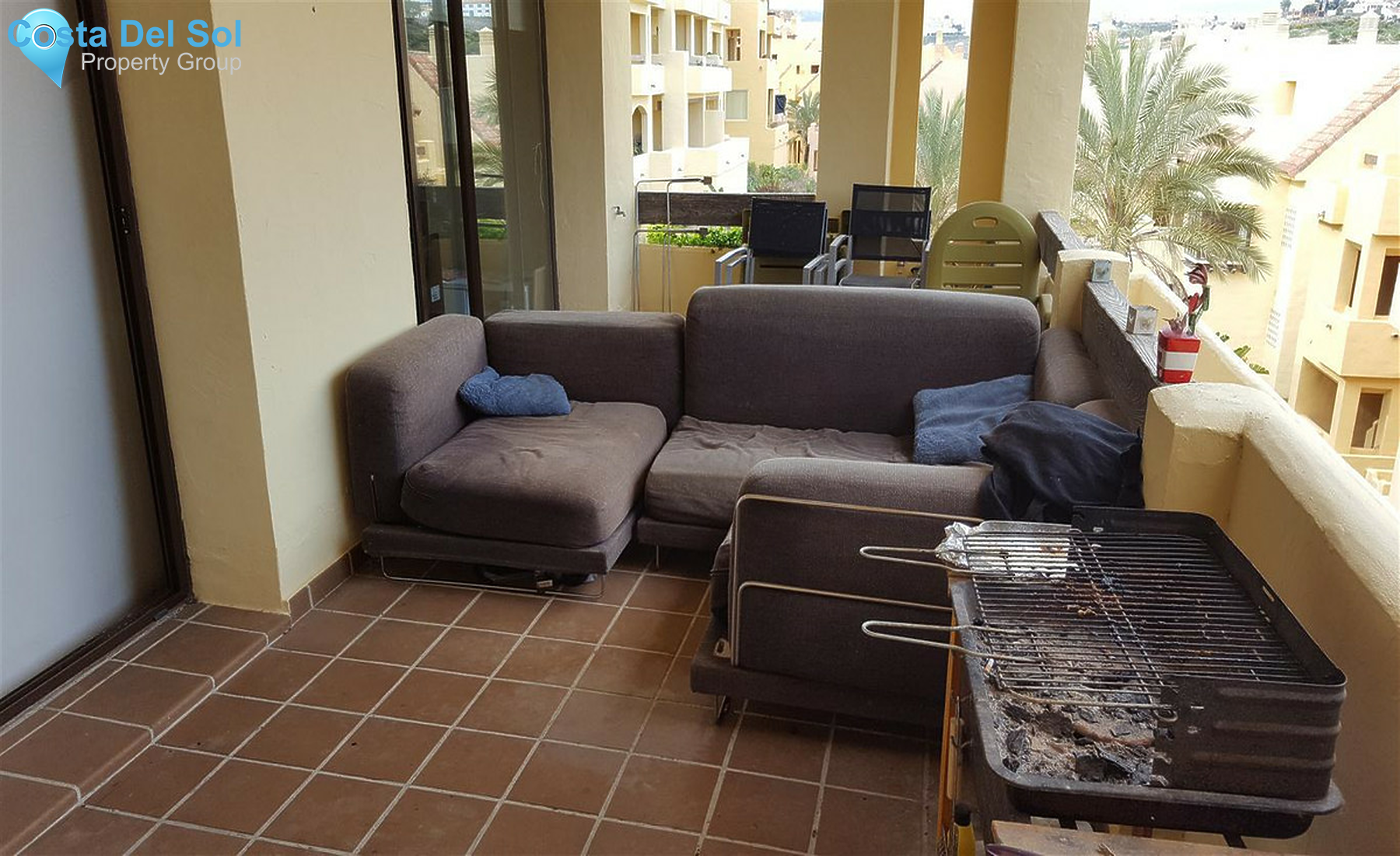 Middle Floor Apartment in La Duquesa-1357153