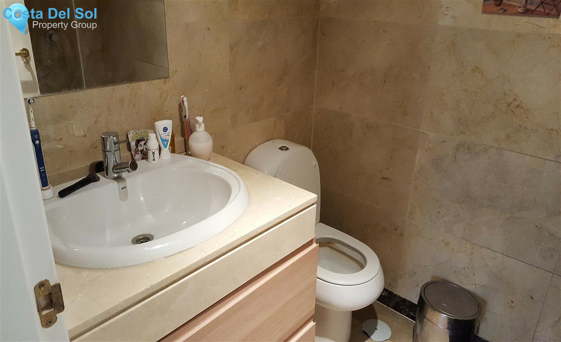 Middle Floor Apartment in La Duquesa-1357144