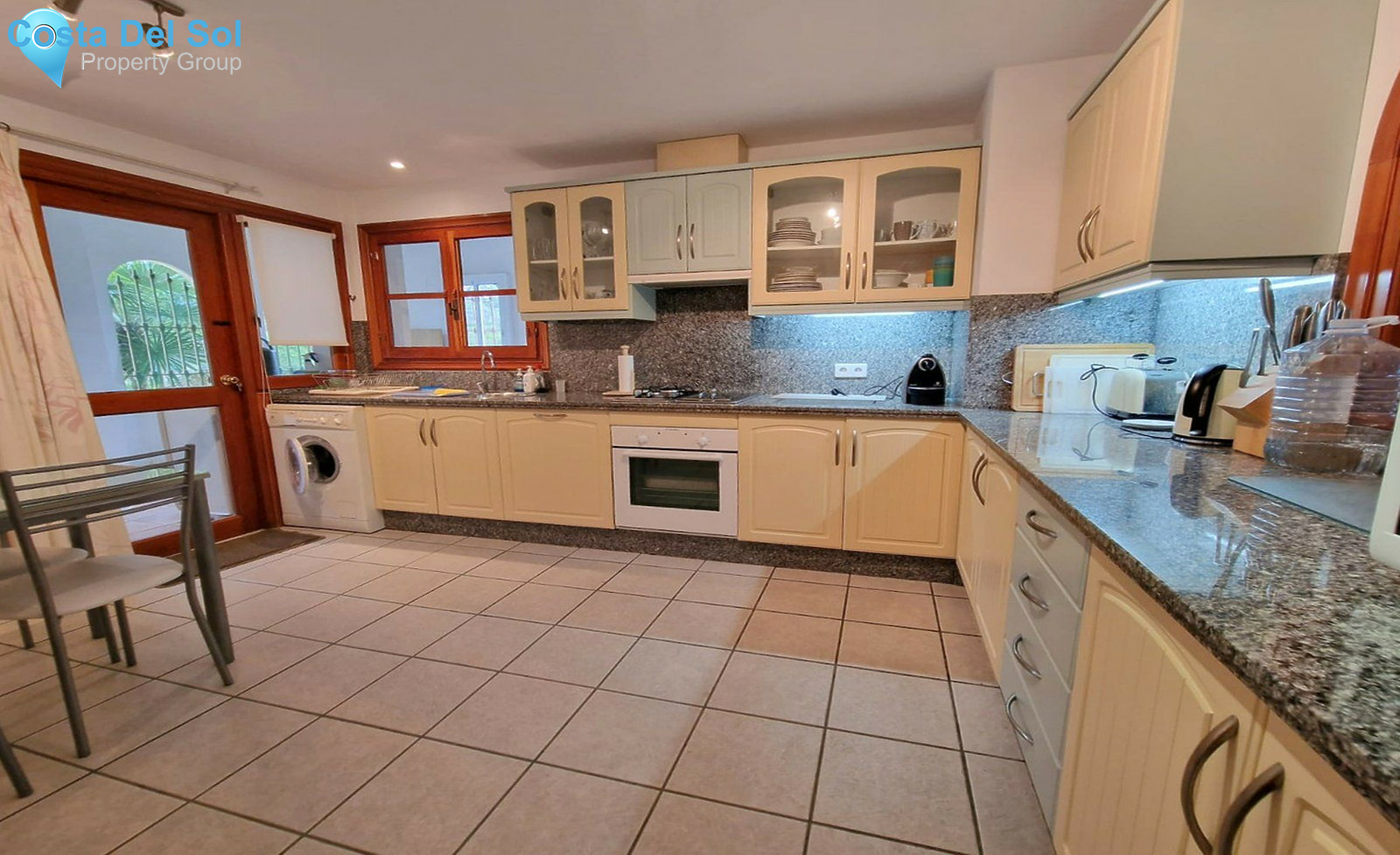 Middle Floor Apartment in La Duquesa-1539597