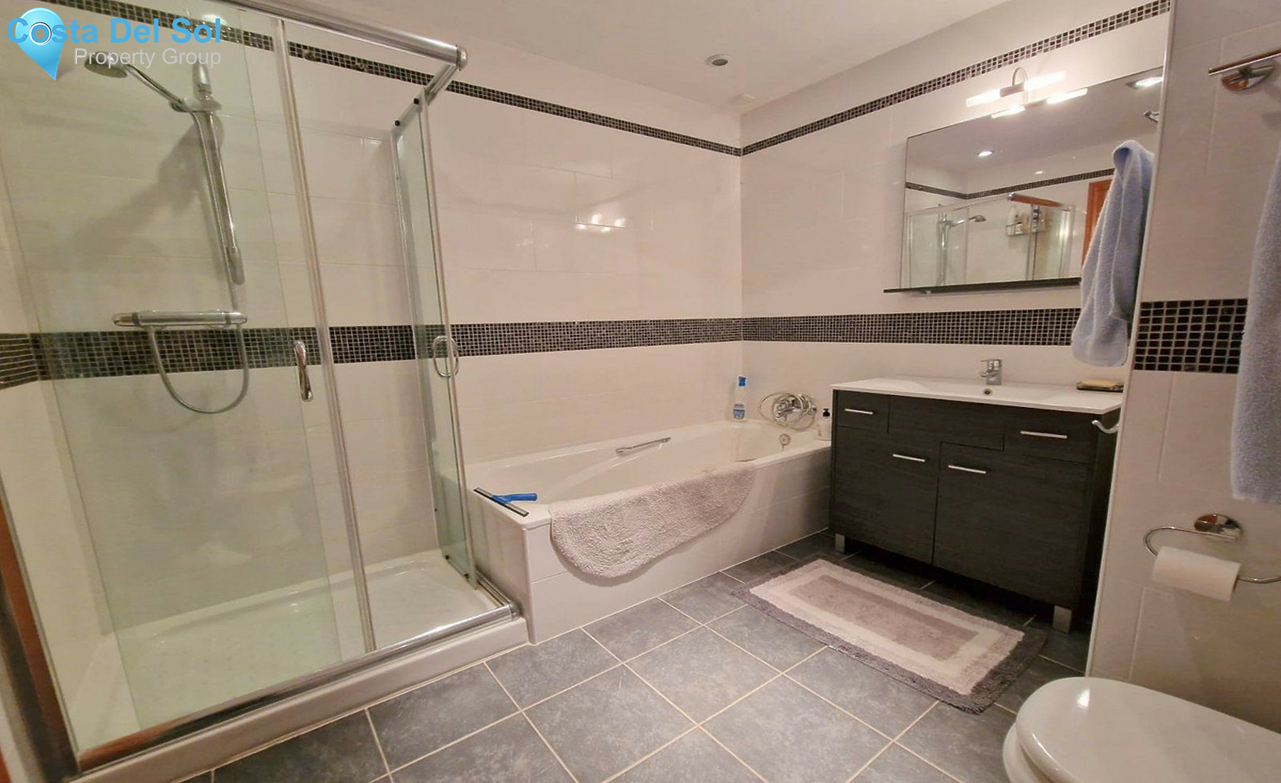 Middle Floor Apartment in La Duquesa-1539593