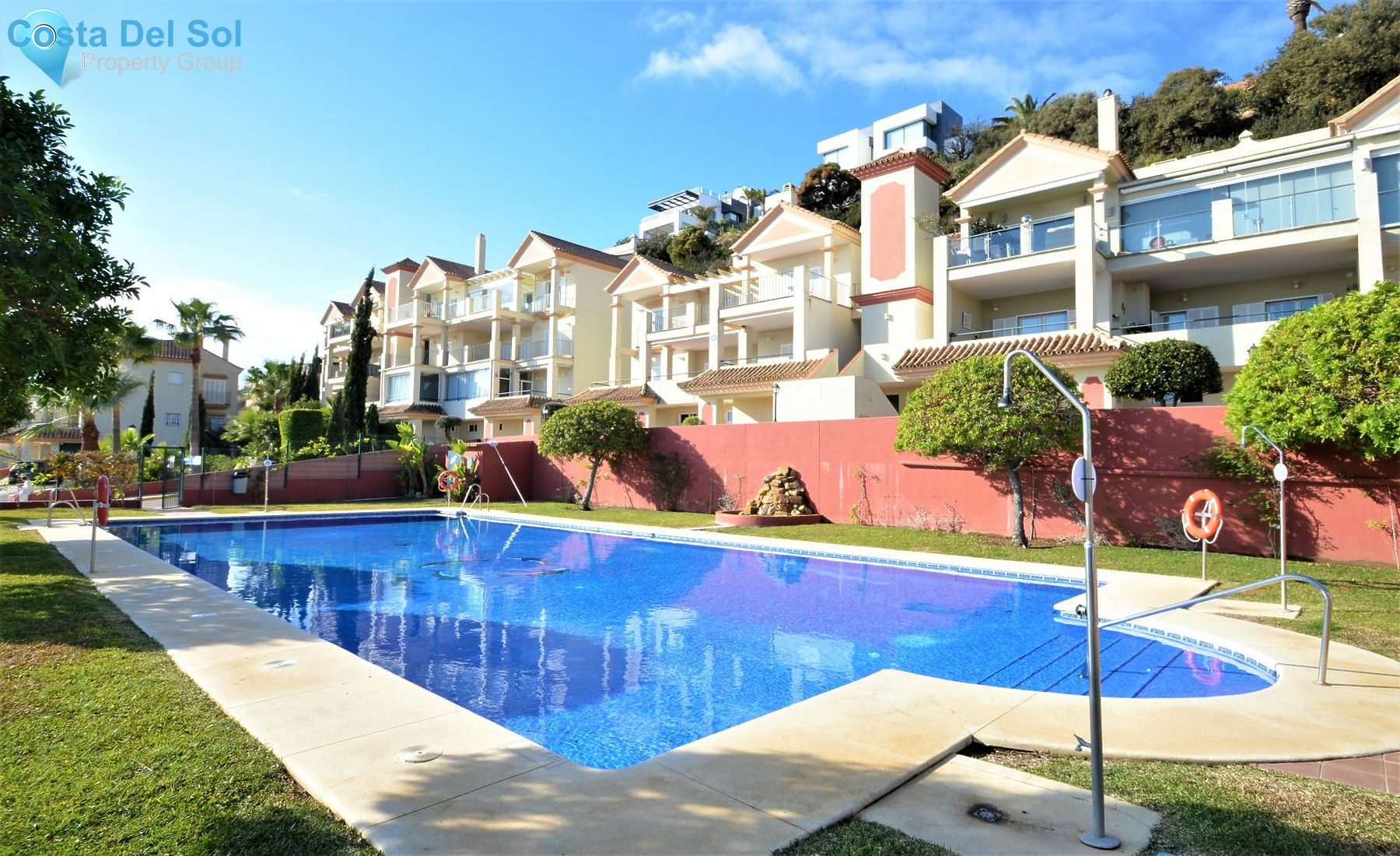 Middle Floor Apartment in La Duquesa-1156033