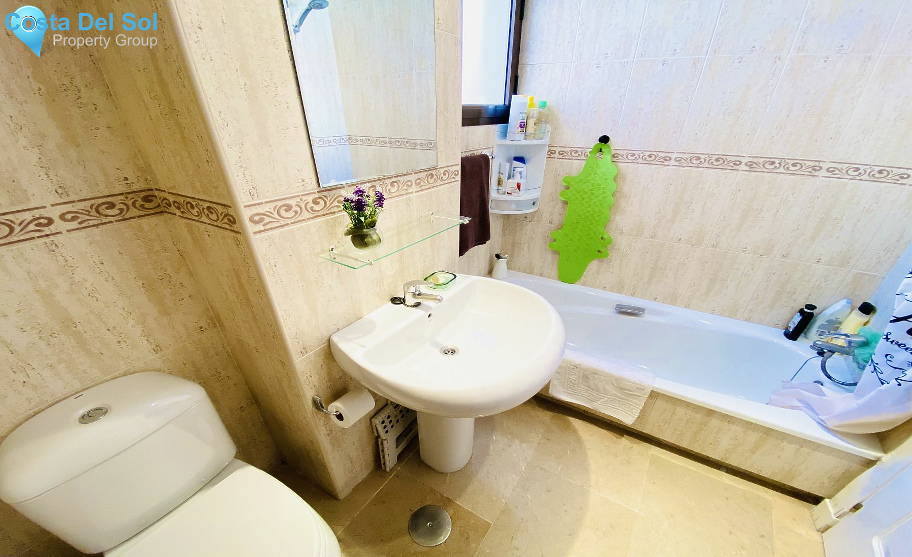 Middle Floor Apartment in La Duquesa-1204467