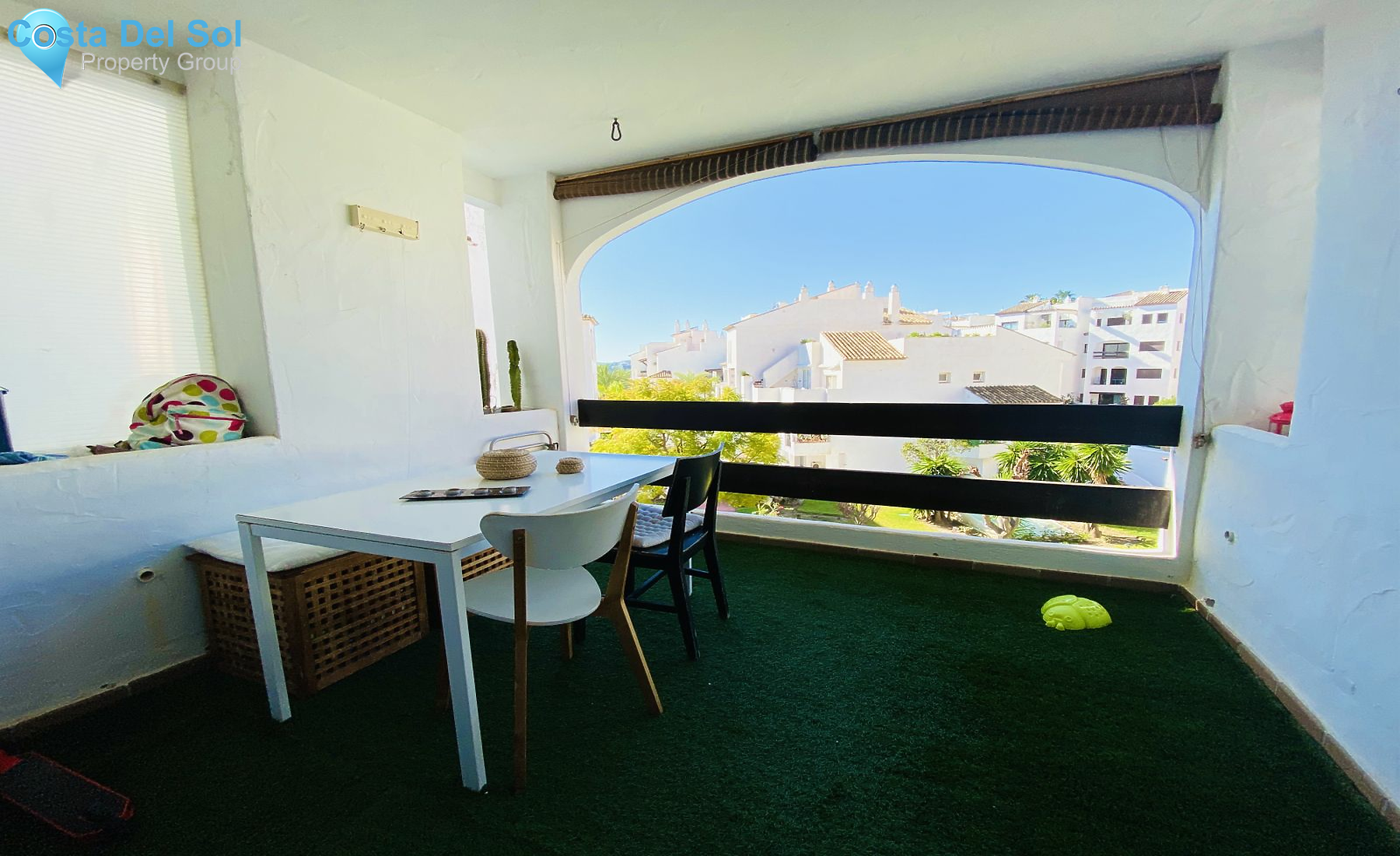 Middle Floor Apartment in La Duquesa-1204458