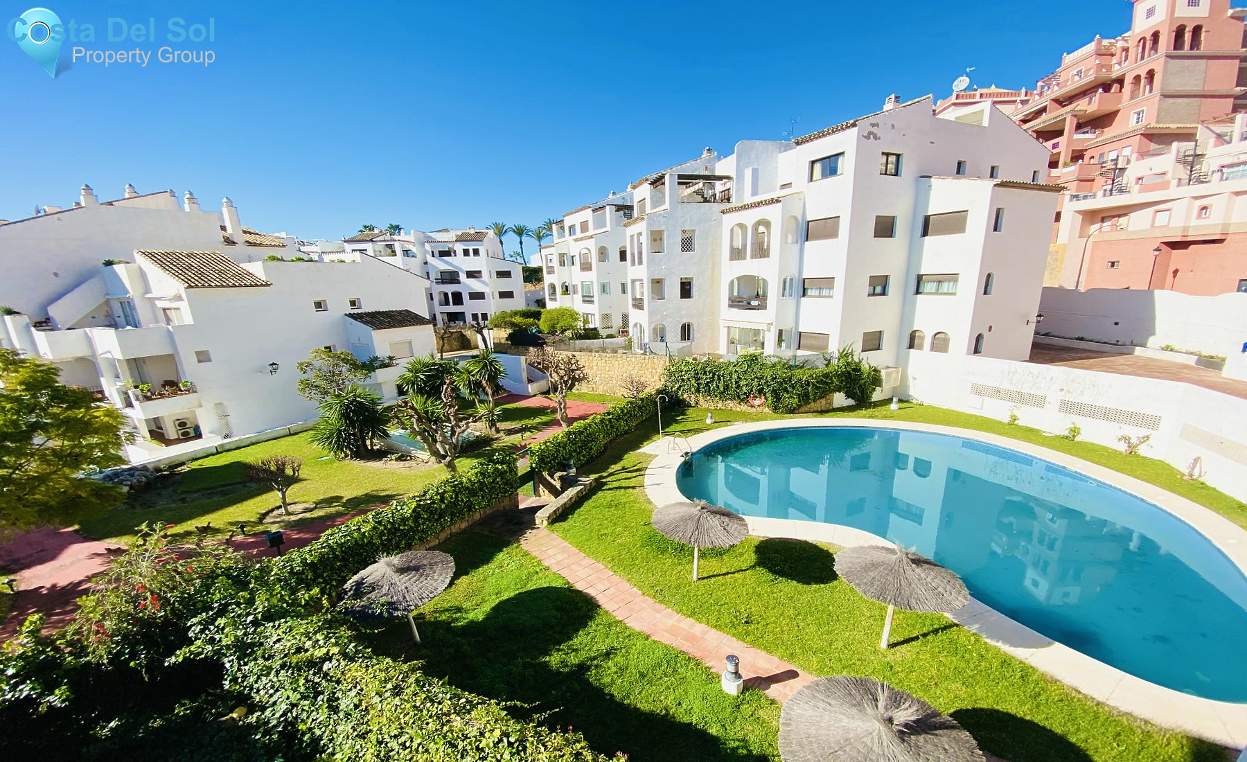Middle Floor Apartment in La Duquesa-1204459