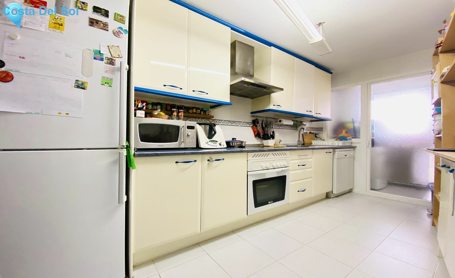 Middle Floor Apartment in La Duquesa-1204460