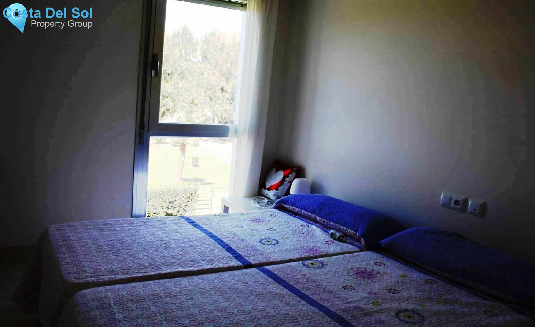 Middle Floor Apartment in La Duquesa-1395135