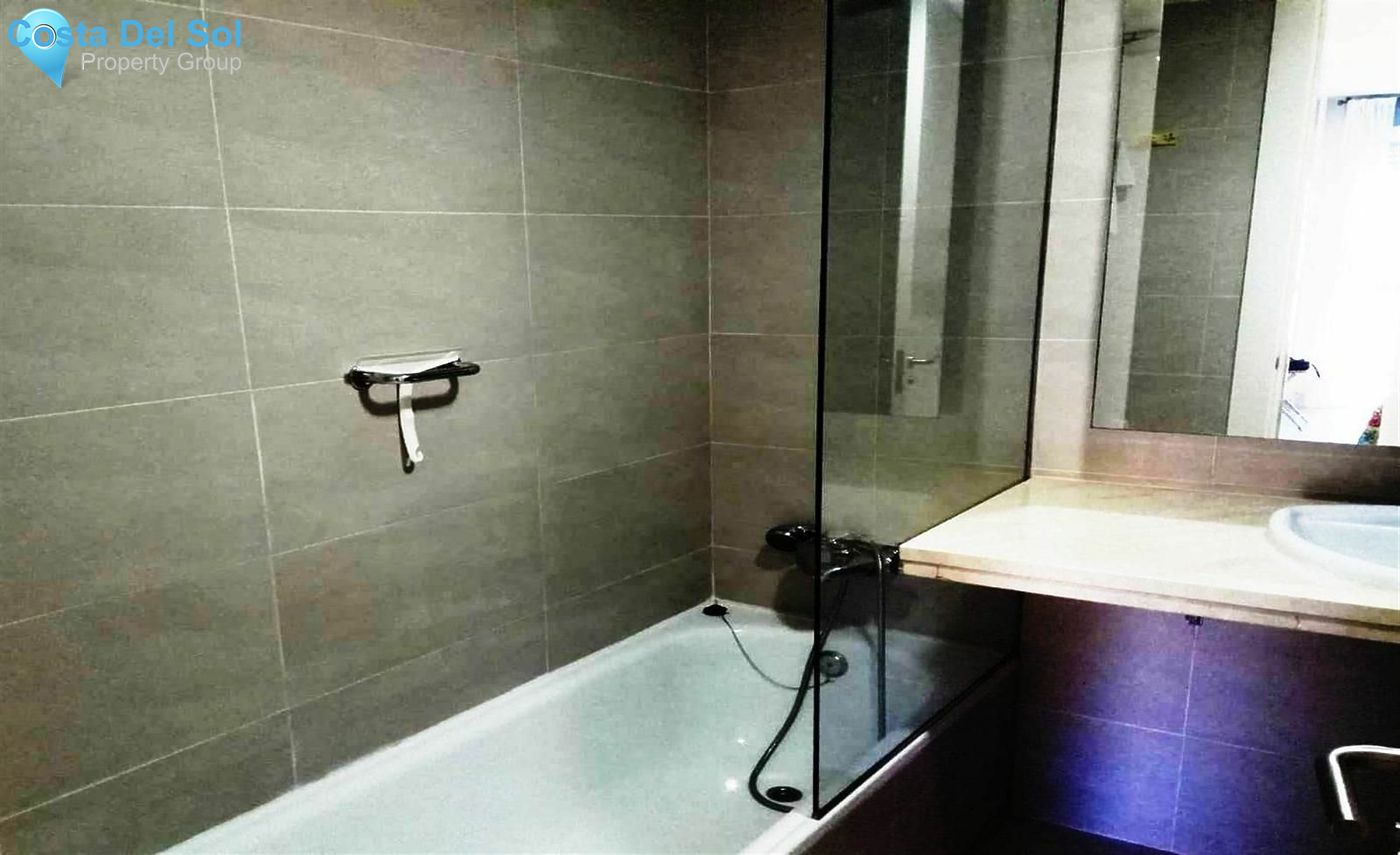 Middle Floor Apartment in La Duquesa-1395137