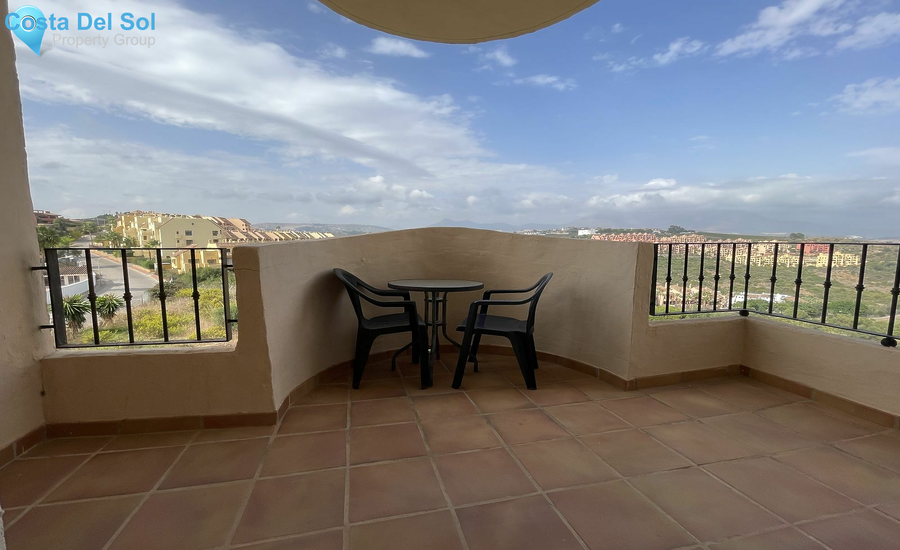 Middle Floor Apartment in La Duquesa-1483009