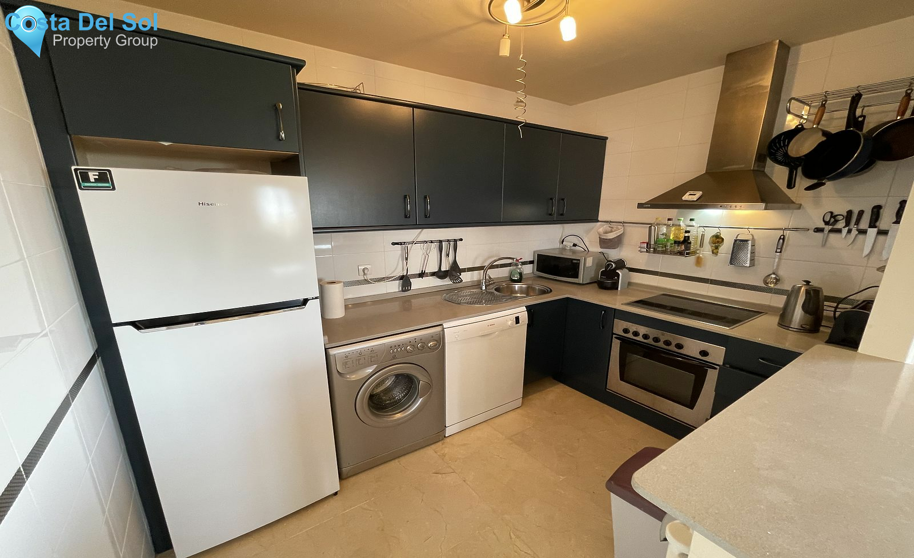 Middle Floor Apartment in La Duquesa-1483010