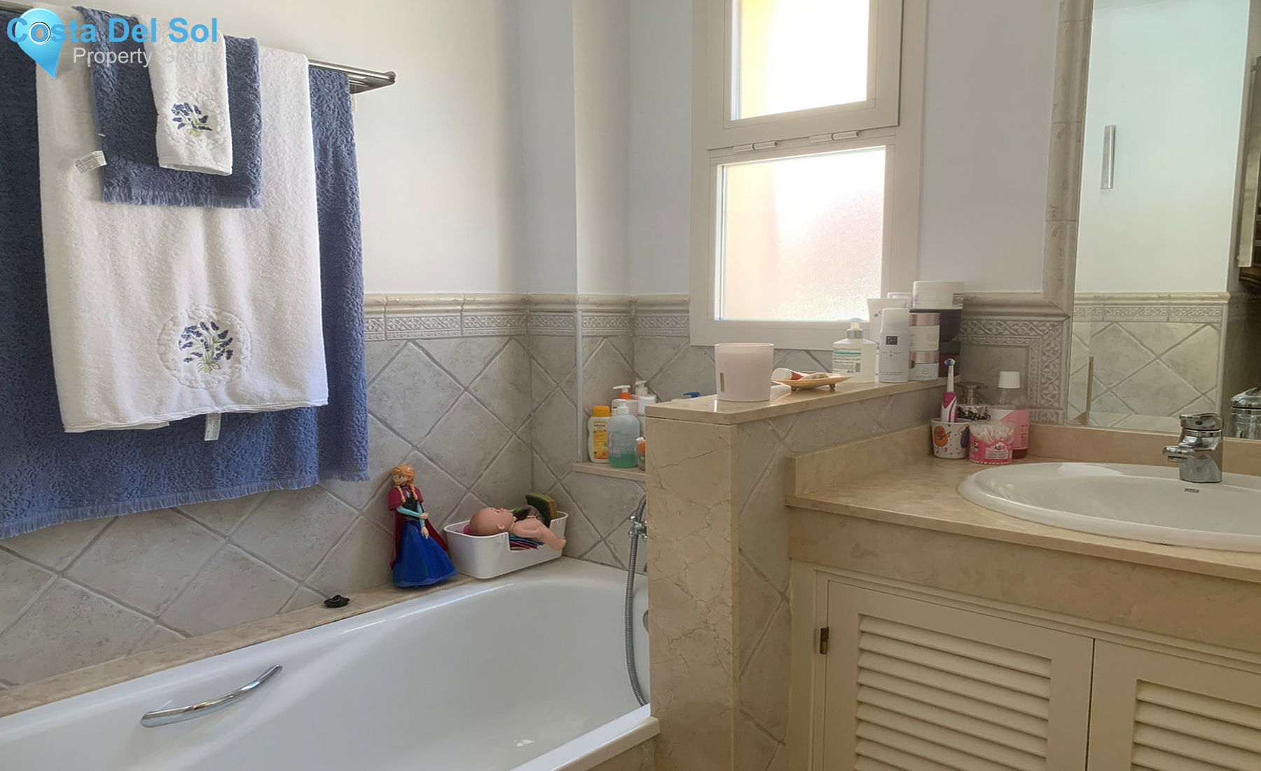 Middle Floor Apartment in La Mairena-1311611