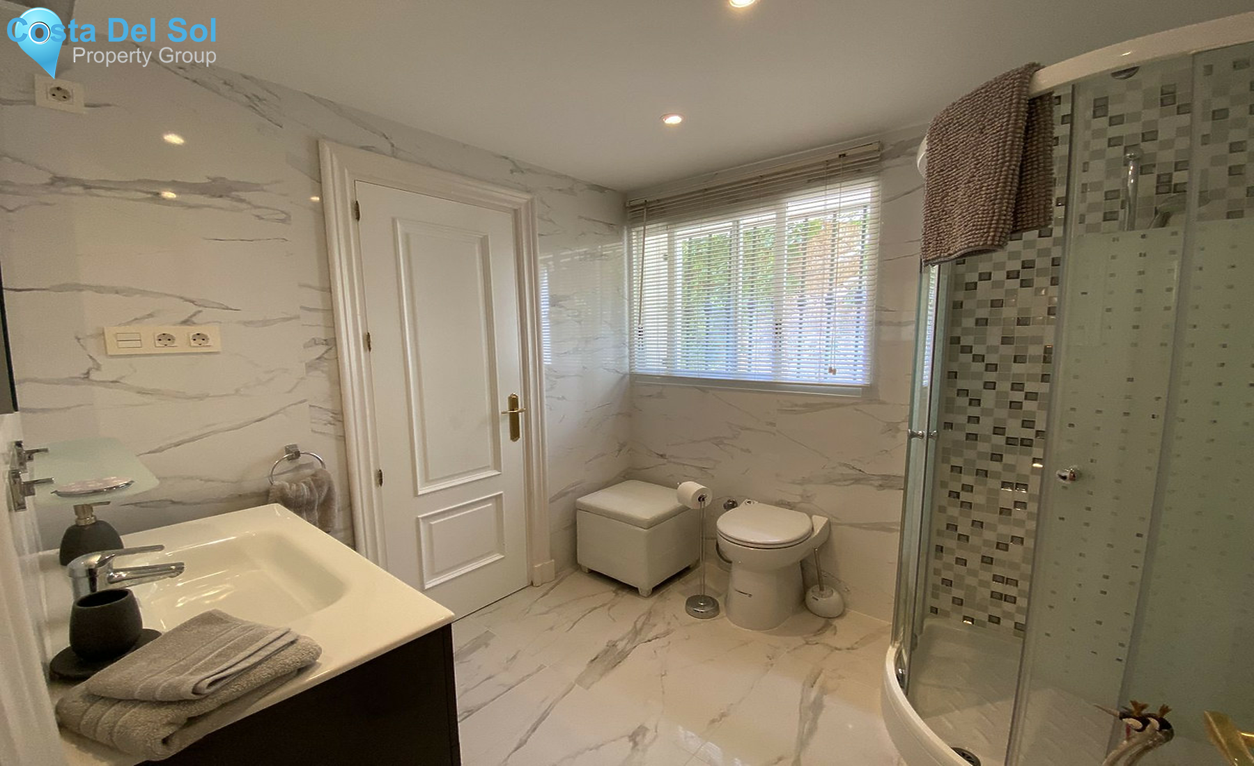 Middle Floor Apartment in La Quinta-1263234