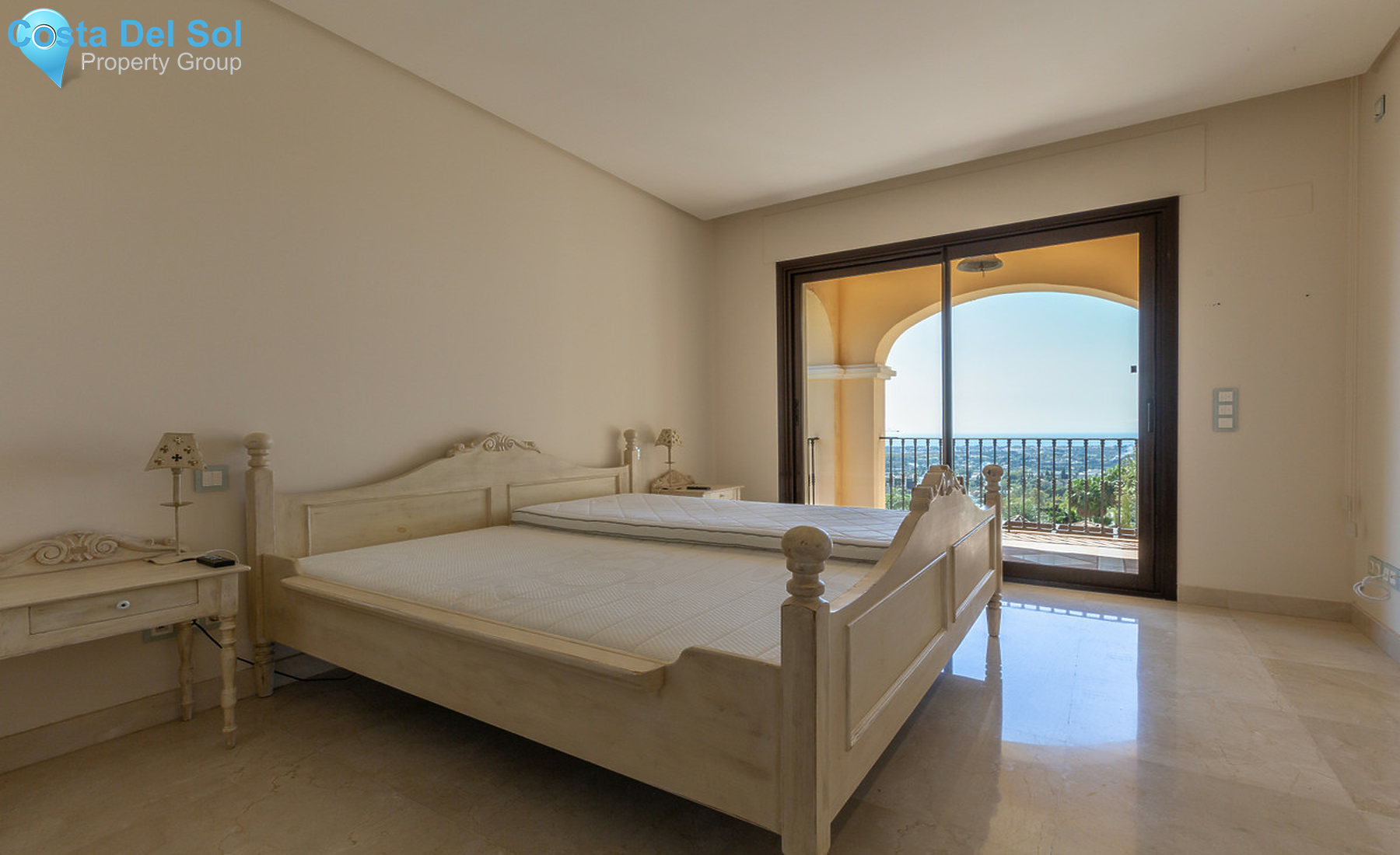 Middle Floor Apartment in La Quinta-1295551