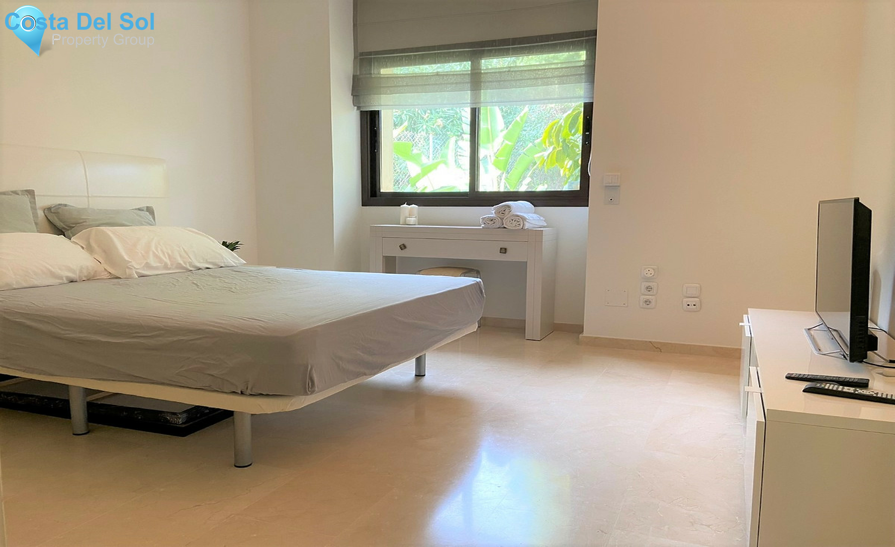 Middle Floor Apartment in La Quinta-1317822