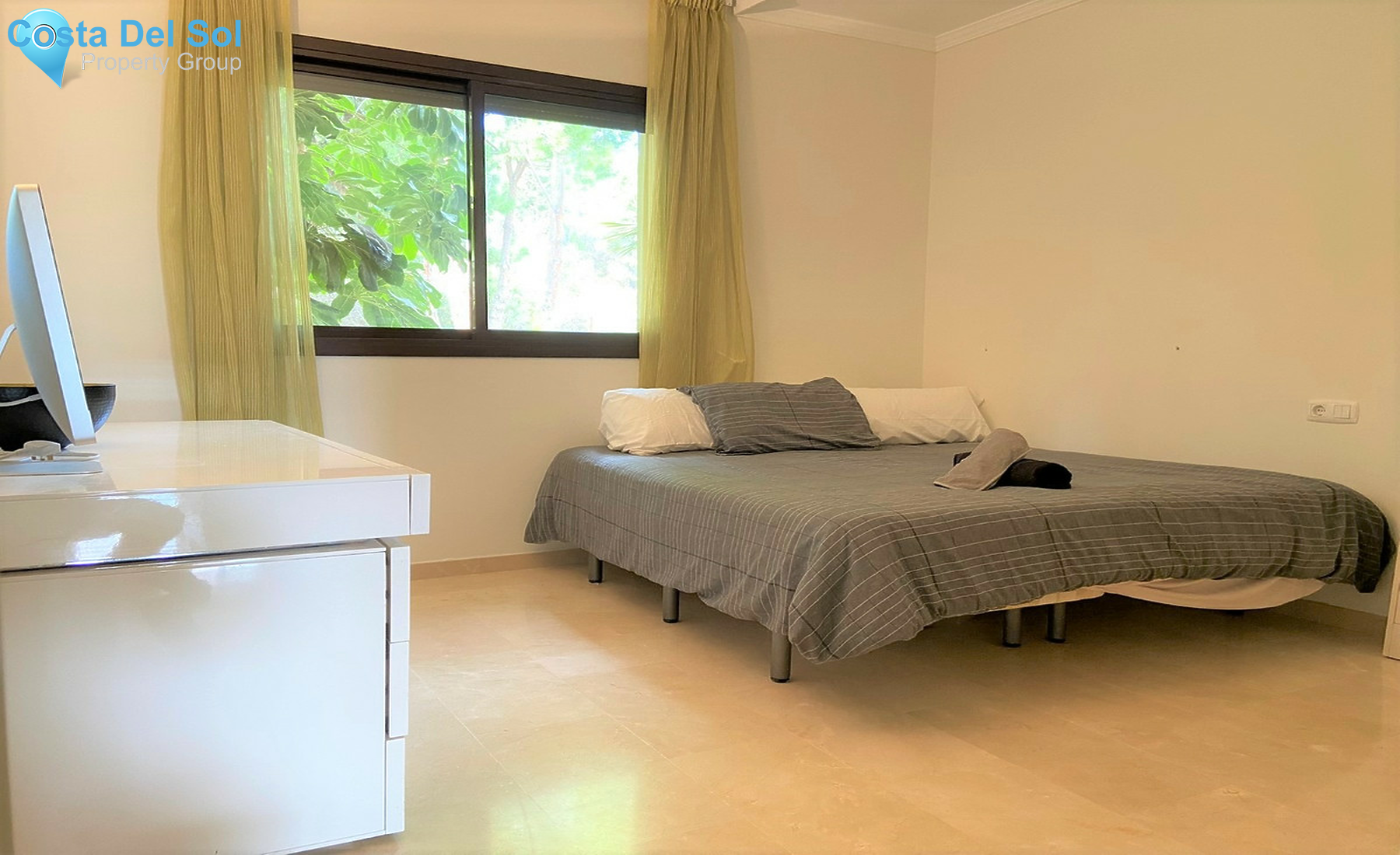 Middle Floor Apartment in La Quinta-1317820