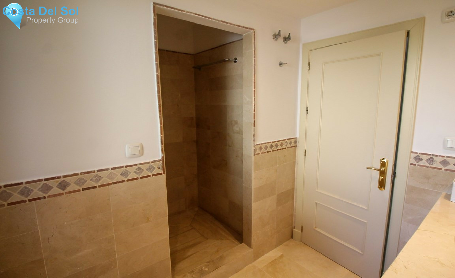 Middle Floor Apartment in La Quinta-1455454