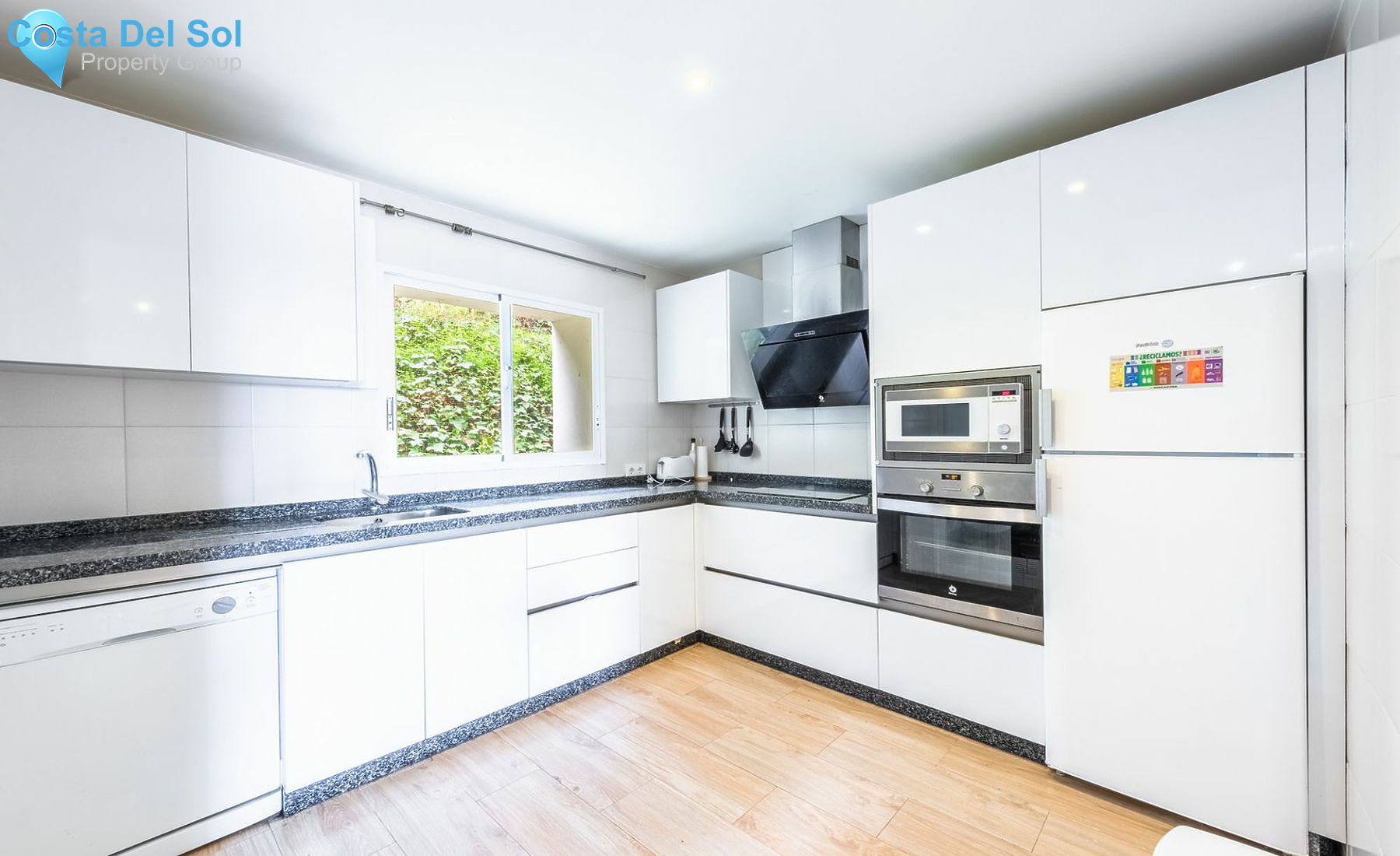 Middle Floor Apartment in La Quinta-1166645