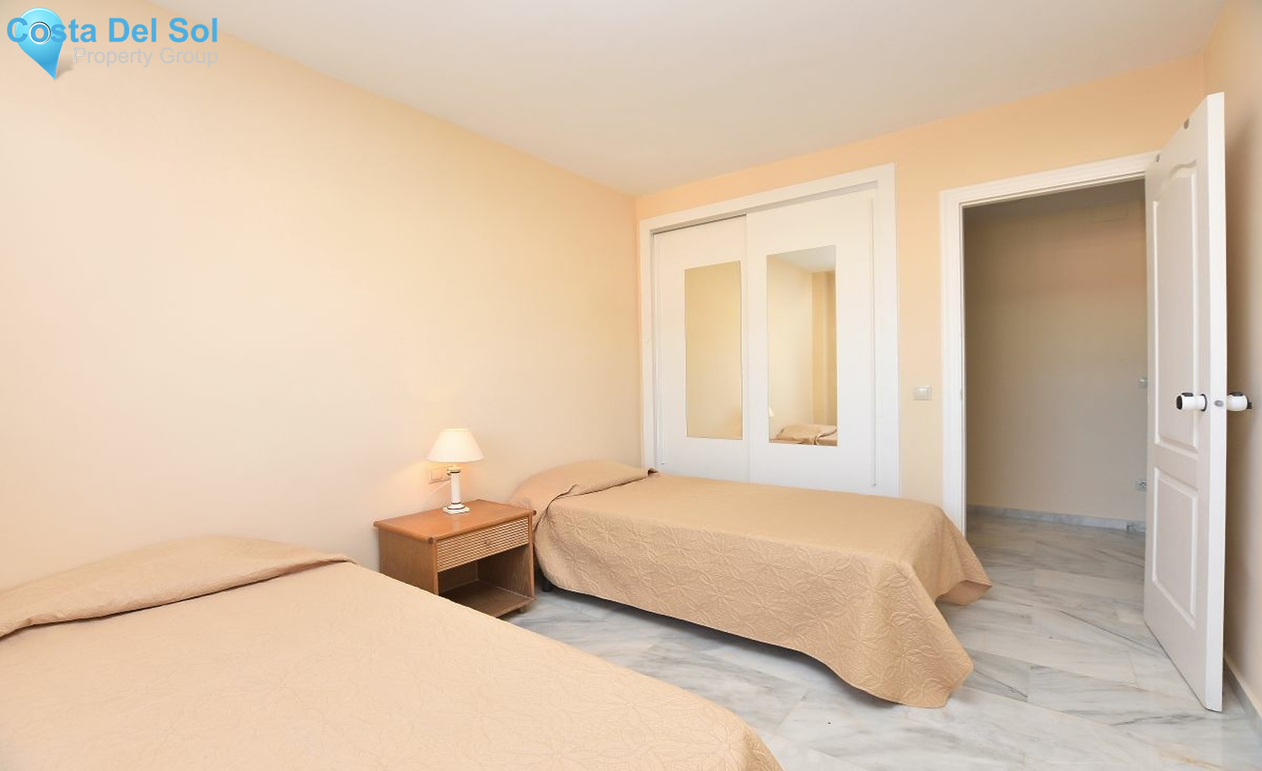 Middle Floor Apartment in Las Lagunas-1127987