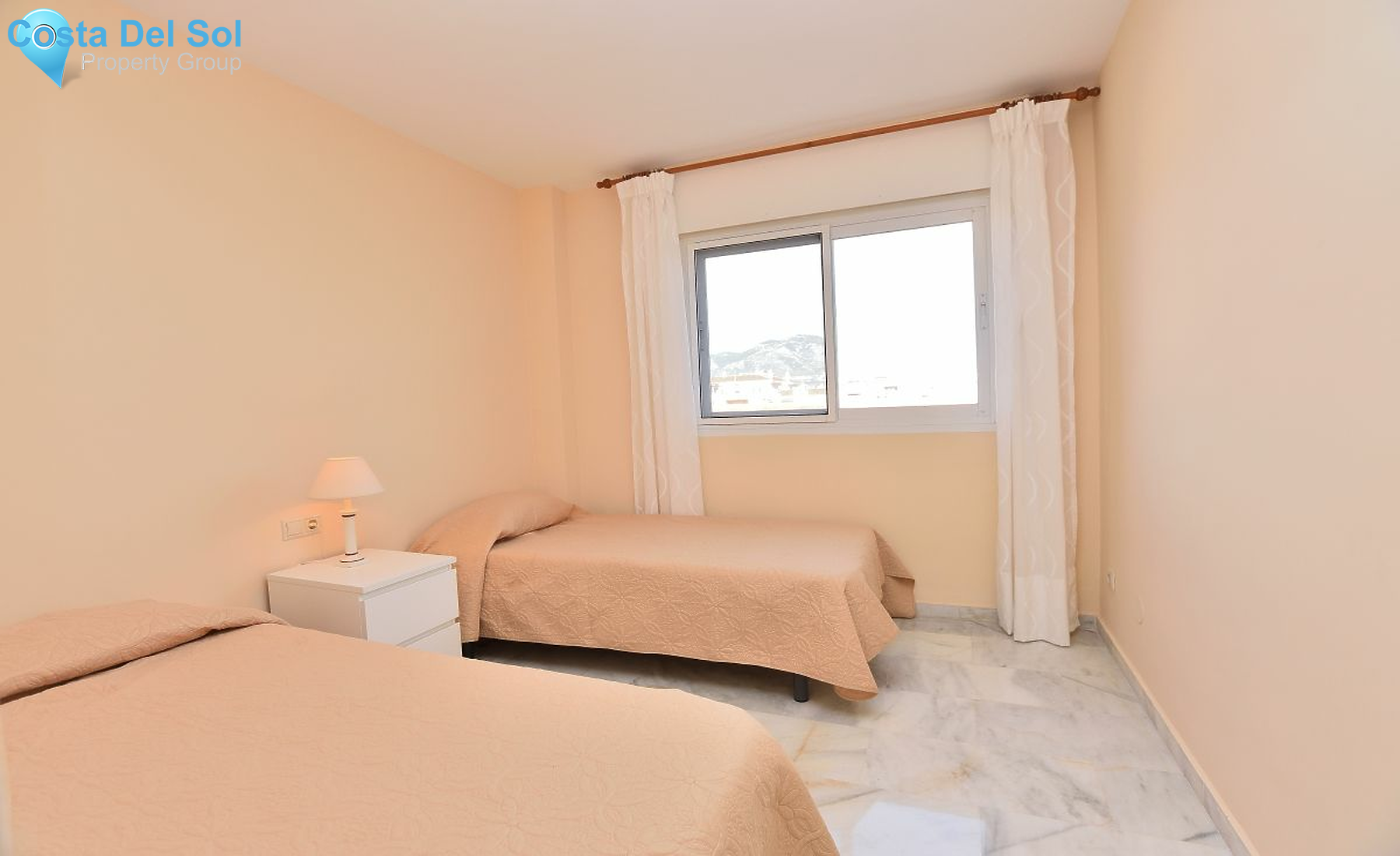 Middle Floor Apartment in Las Lagunas-1127988