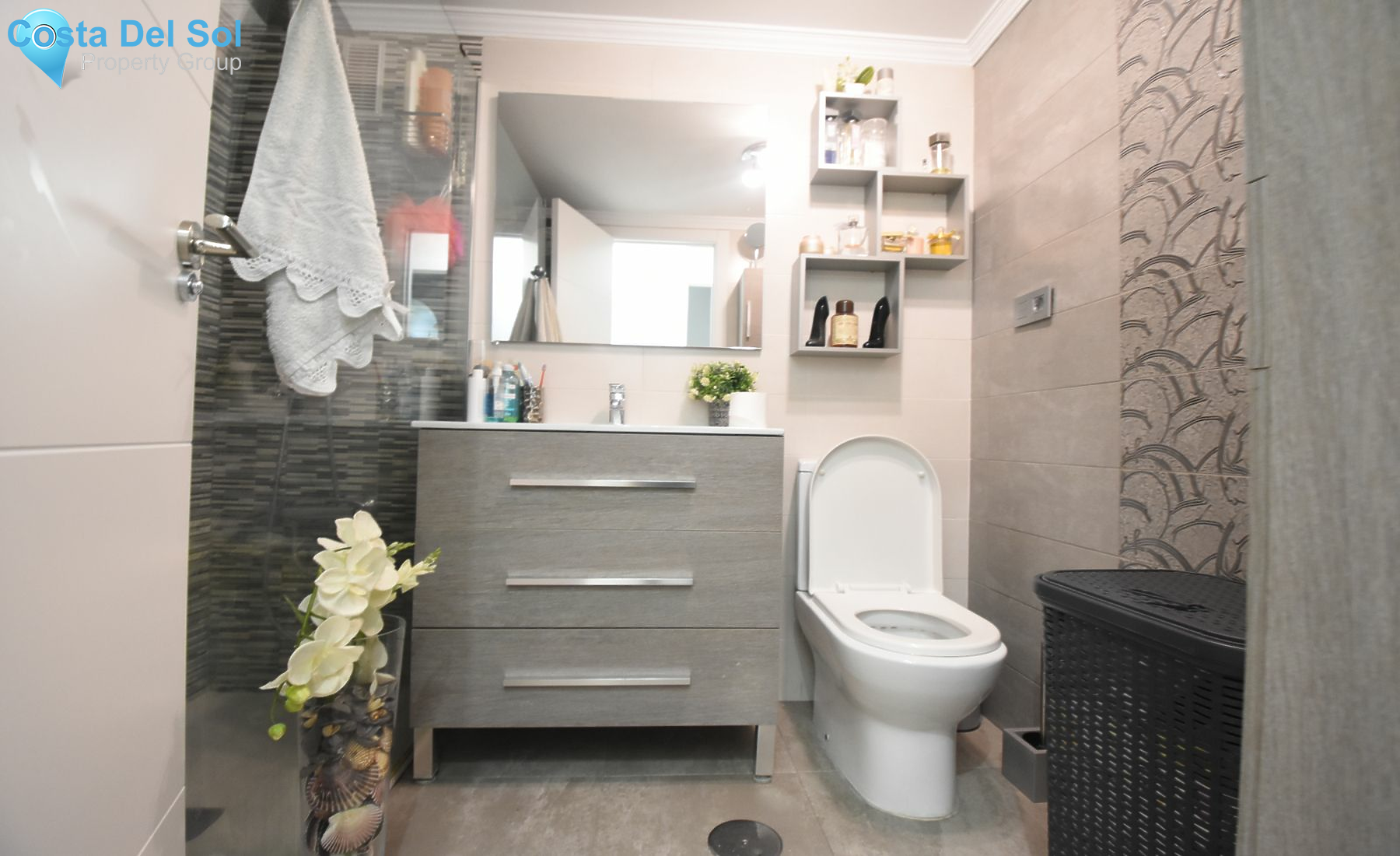 Middle Floor Apartment in Las Lagunas-1204704