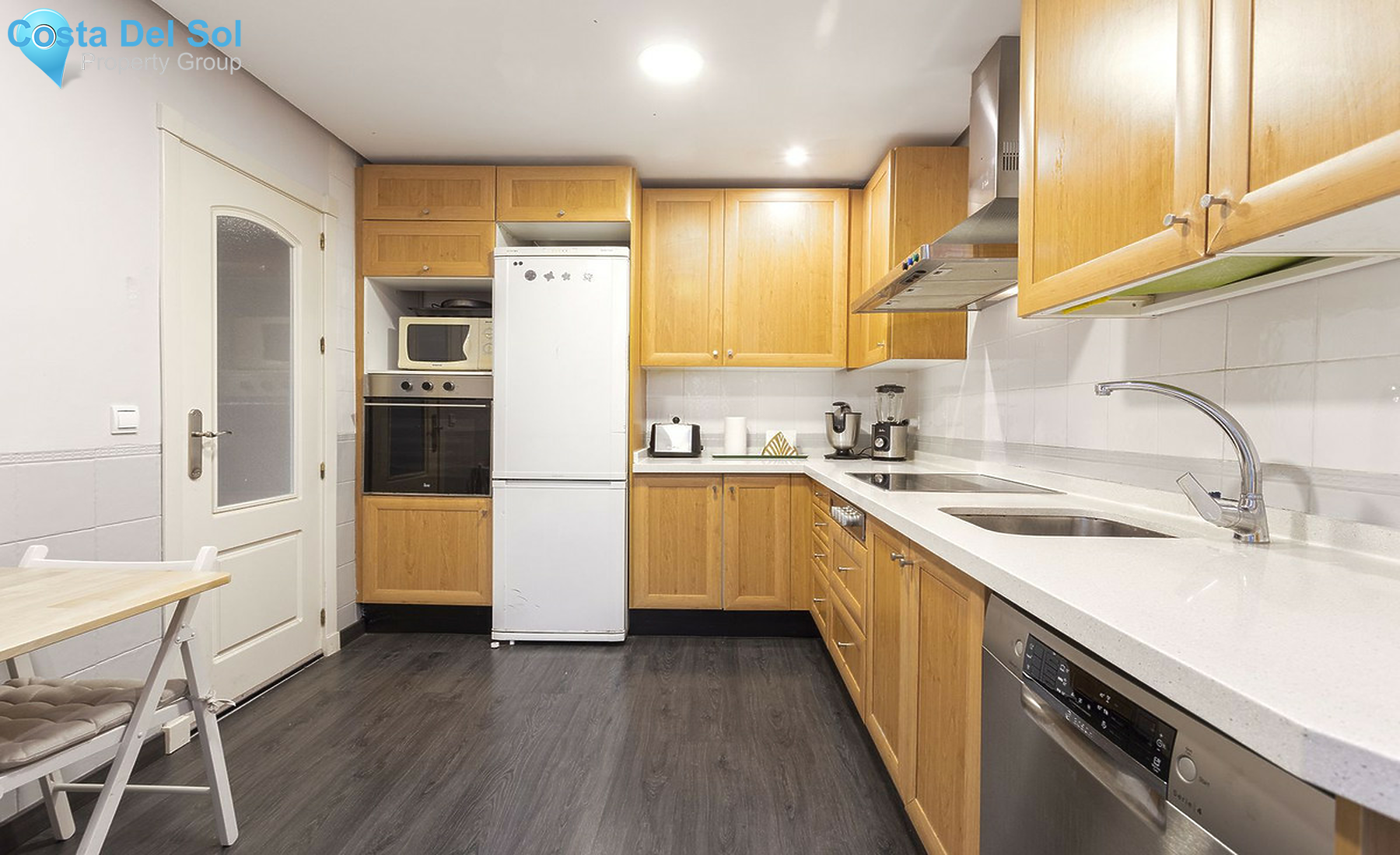 Middle Floor Apartment in Los Alamos-1478448