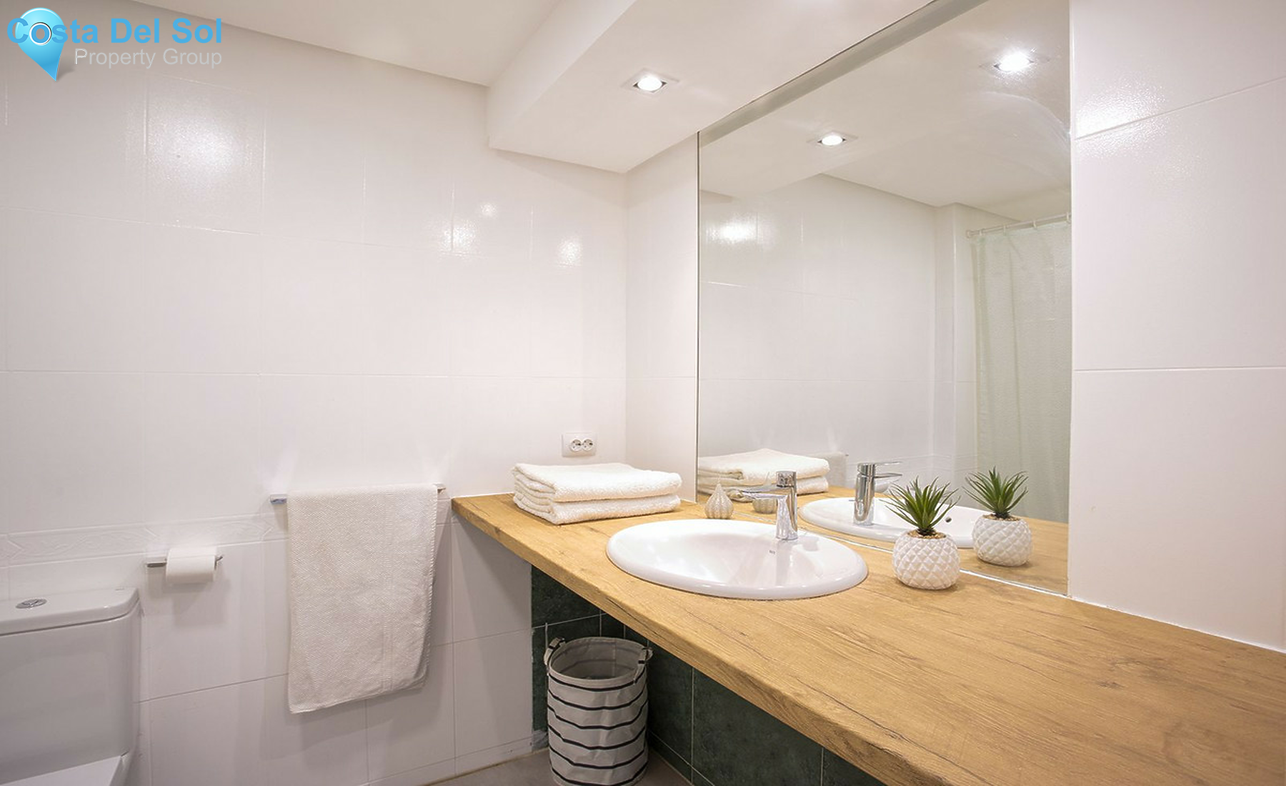 Middle Floor Apartment in Los Alamos-1478451