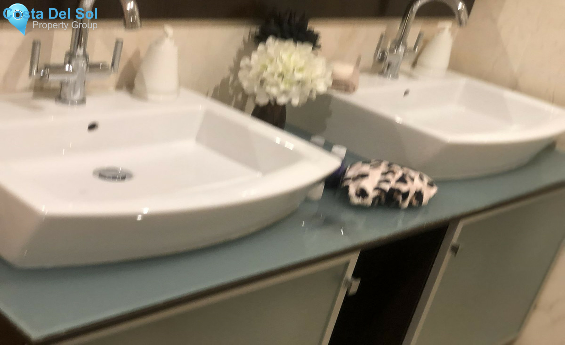 Middle Floor Apartment in Los Almendros-1413323