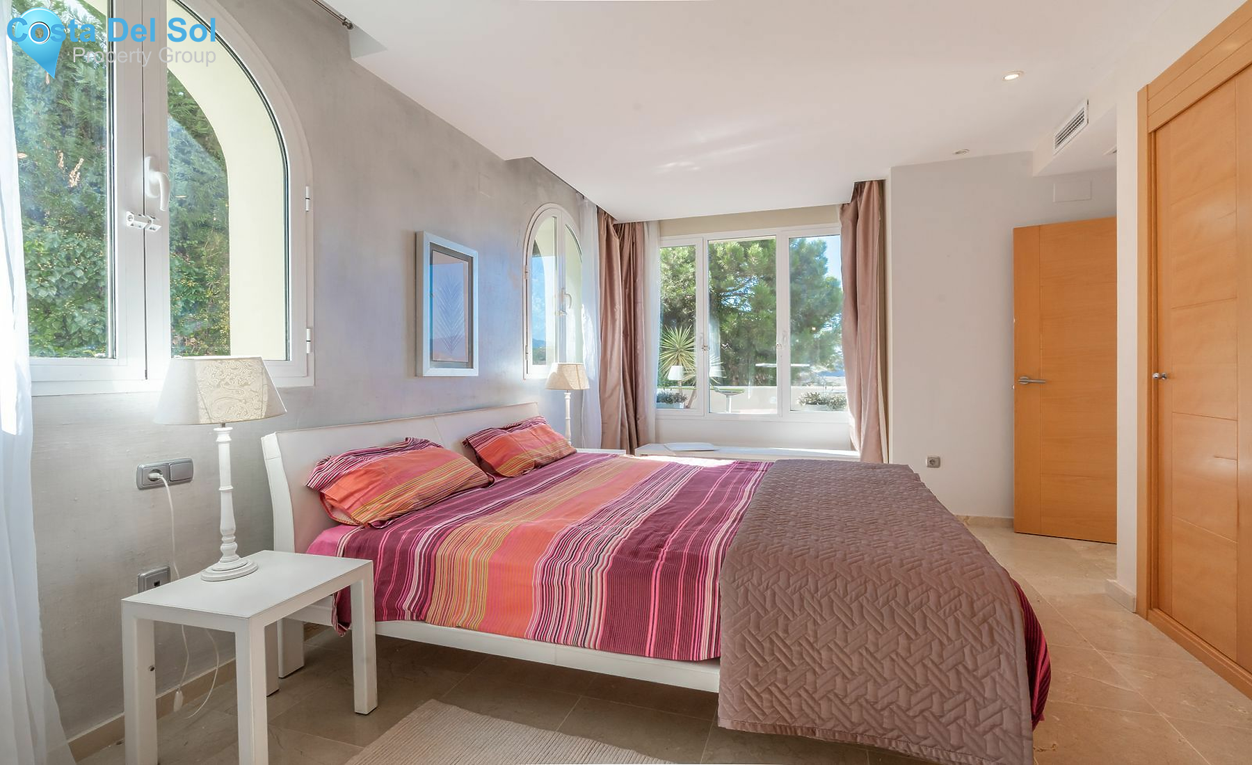 Middle Floor Apartment in Los Almendros-1480877