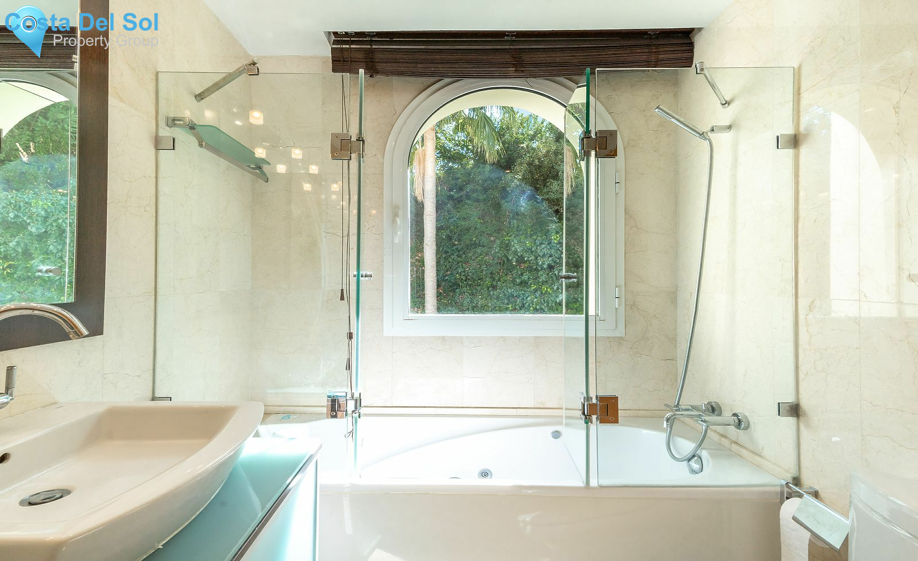 Middle Floor Apartment in Los Almendros-1480879