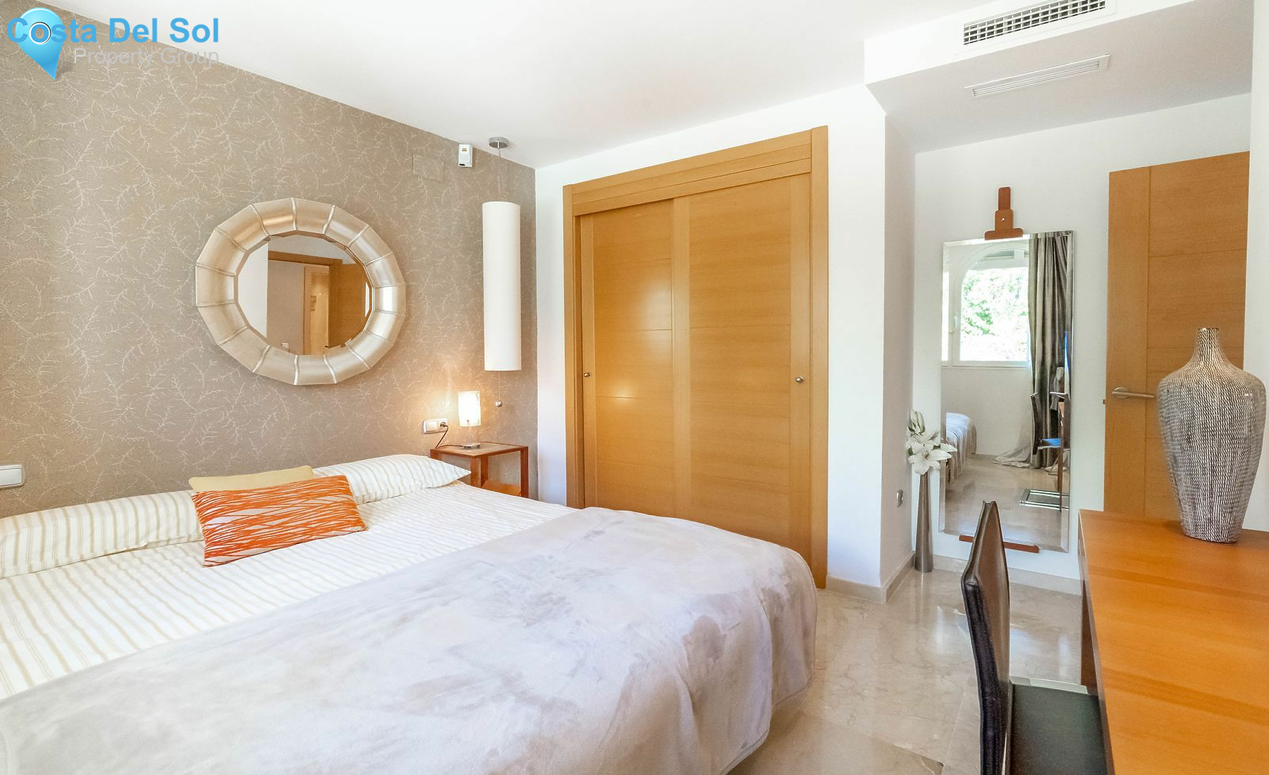 Middle Floor Apartment in Los Almendros-1480882