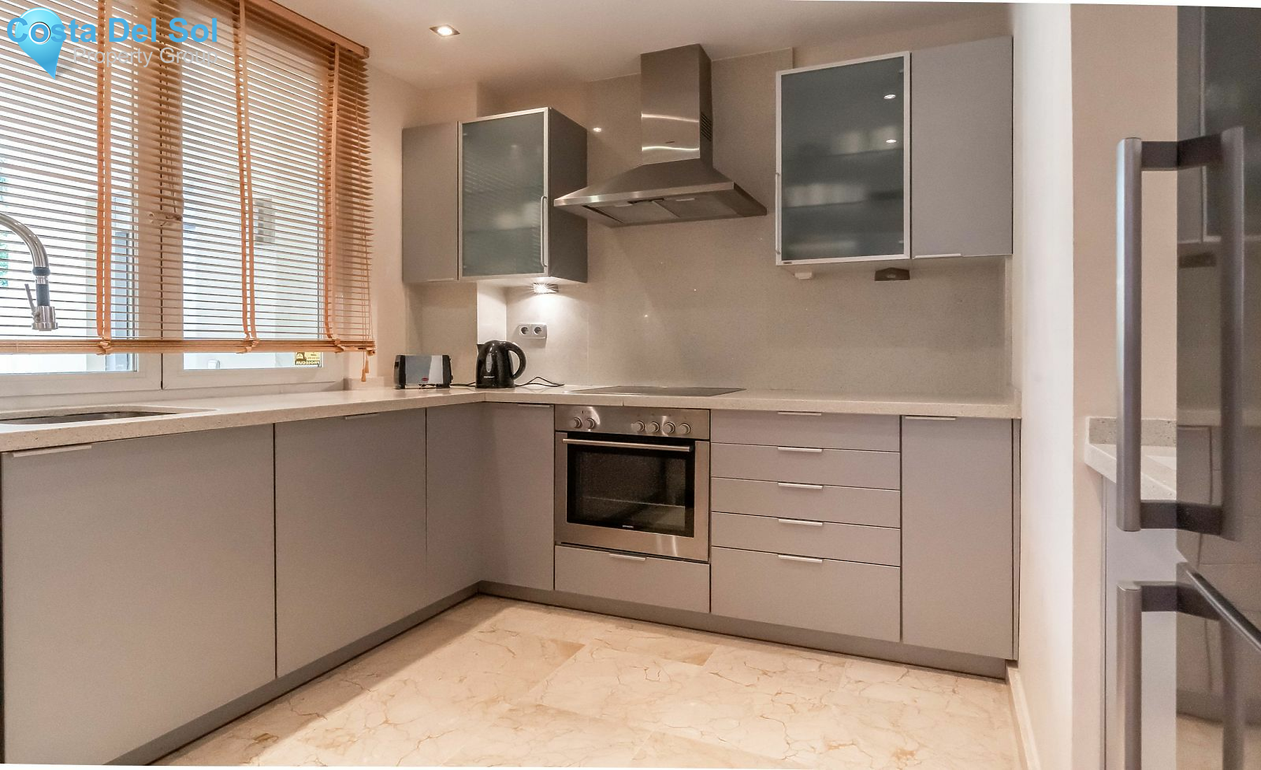 Middle Floor Apartment in Los Almendros-1480874