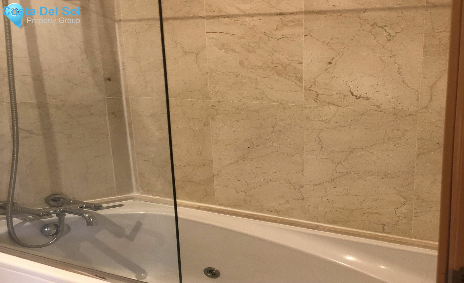 Middle Floor Apartment in Los Almendros-1495692