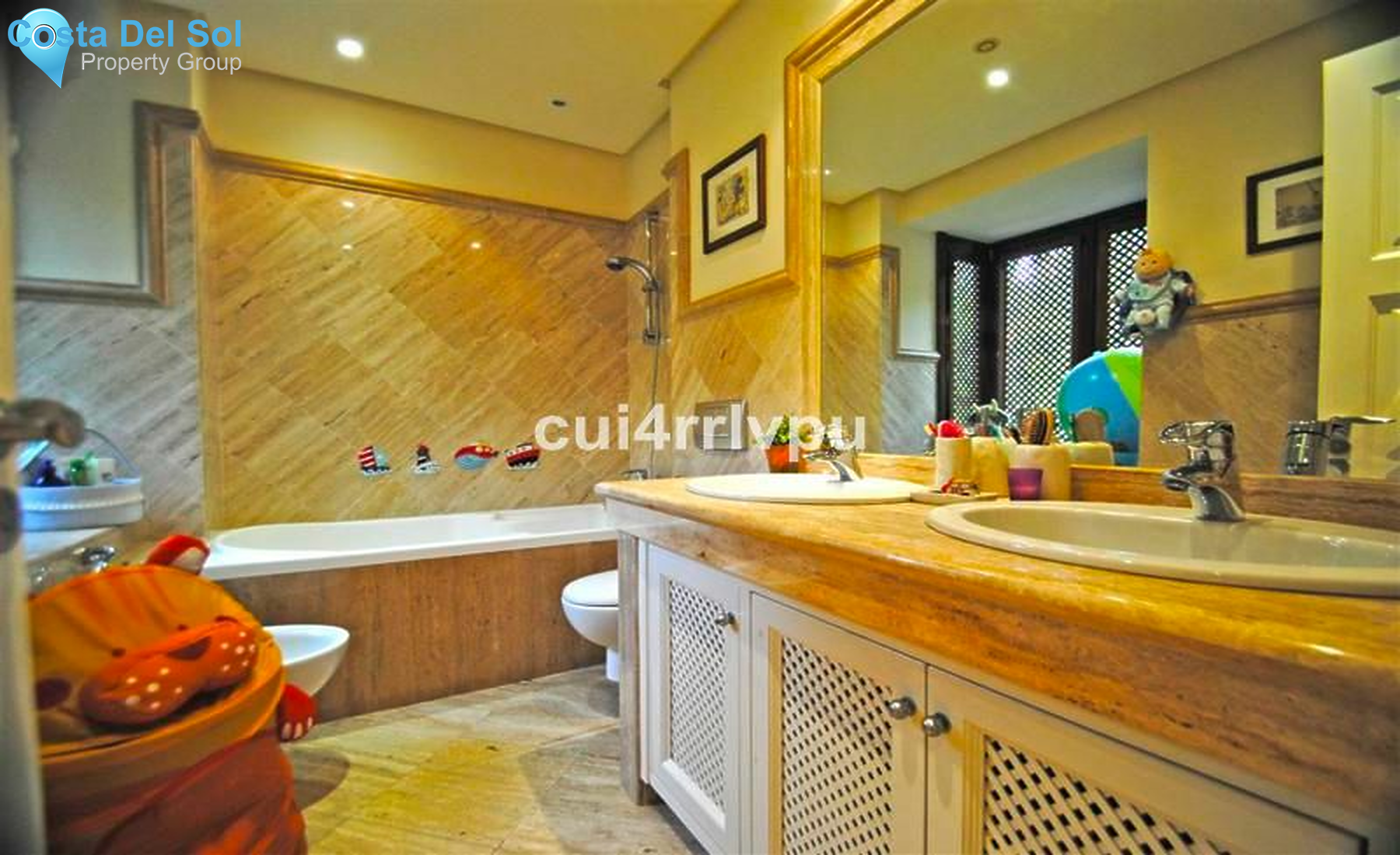 Middle Floor Apartment in Los Monteros-1468169