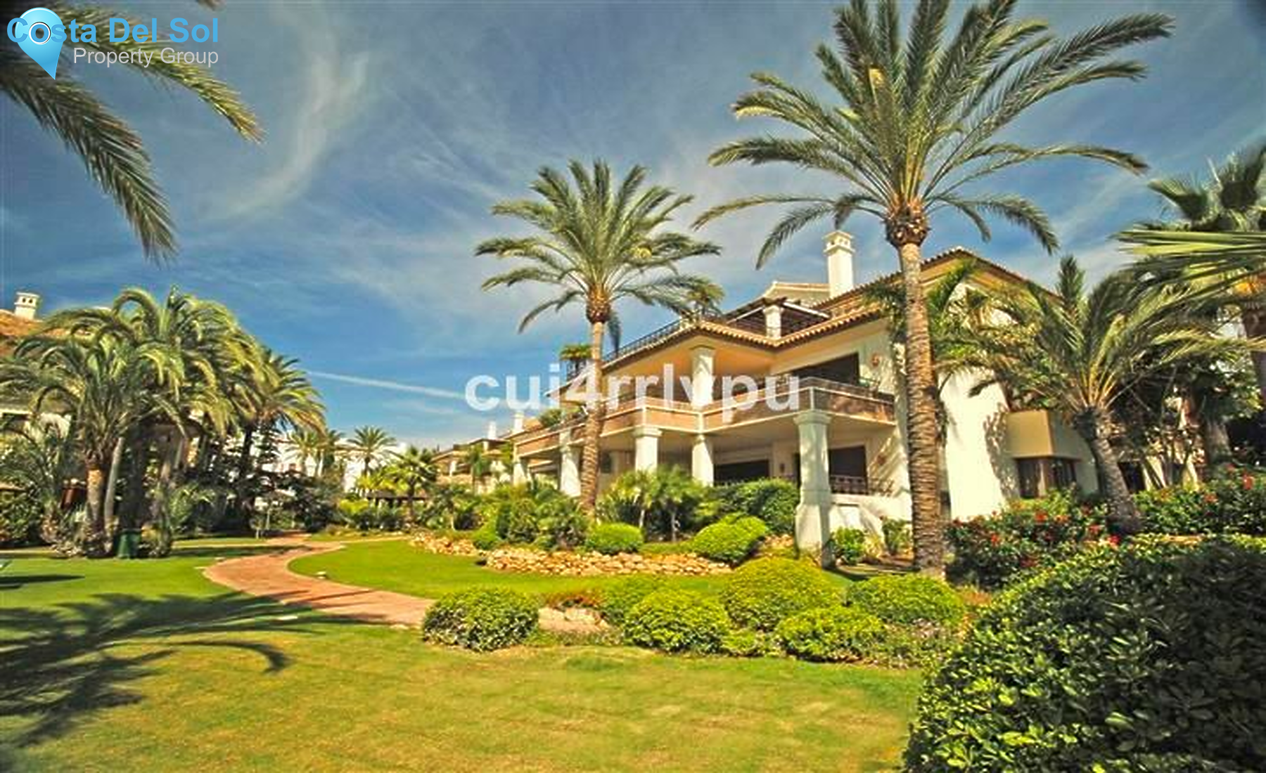 Middle Floor Apartment in Los Monteros-1468172